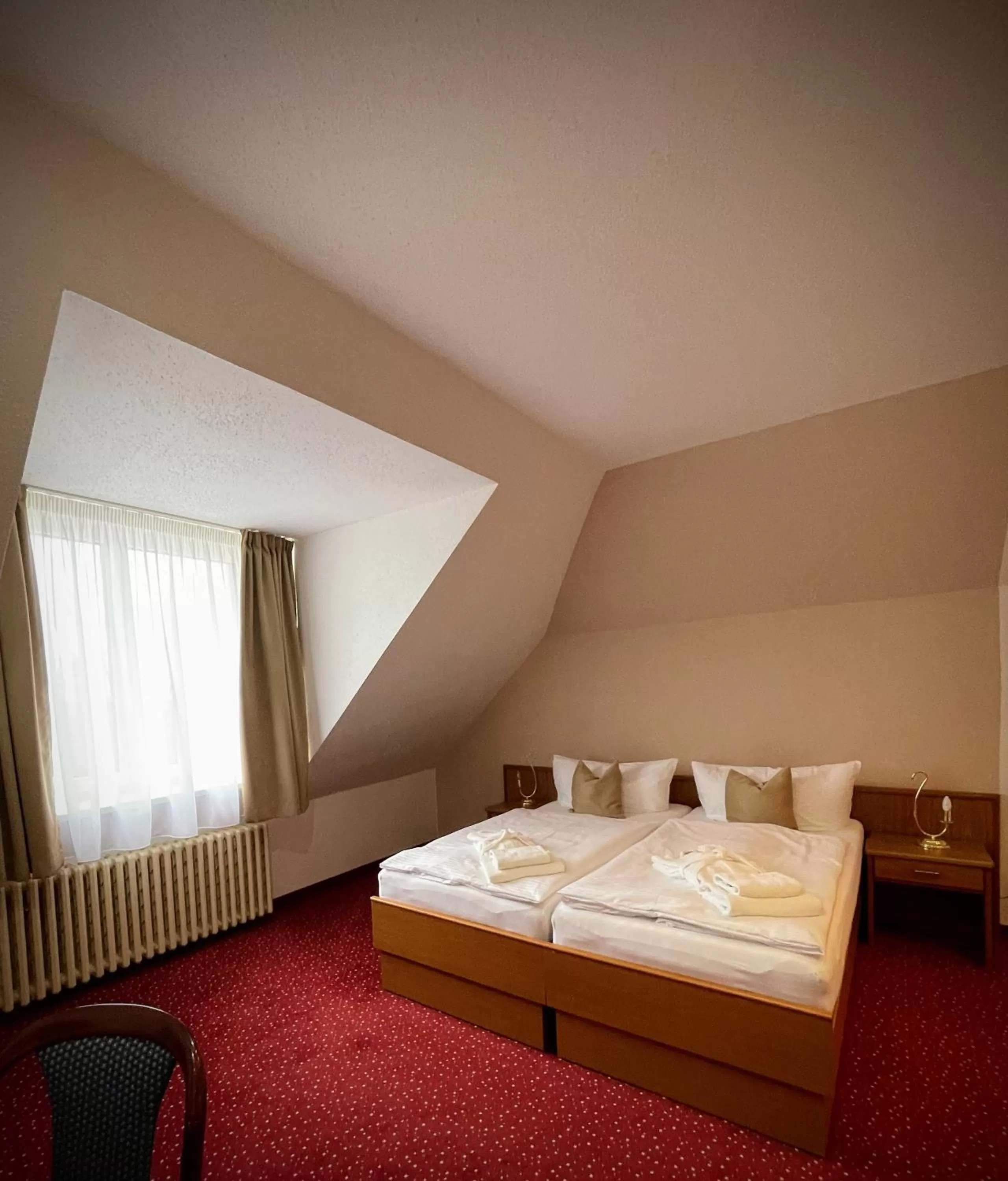 Bedroom, Bed in Lázeňský hotel Pyramida