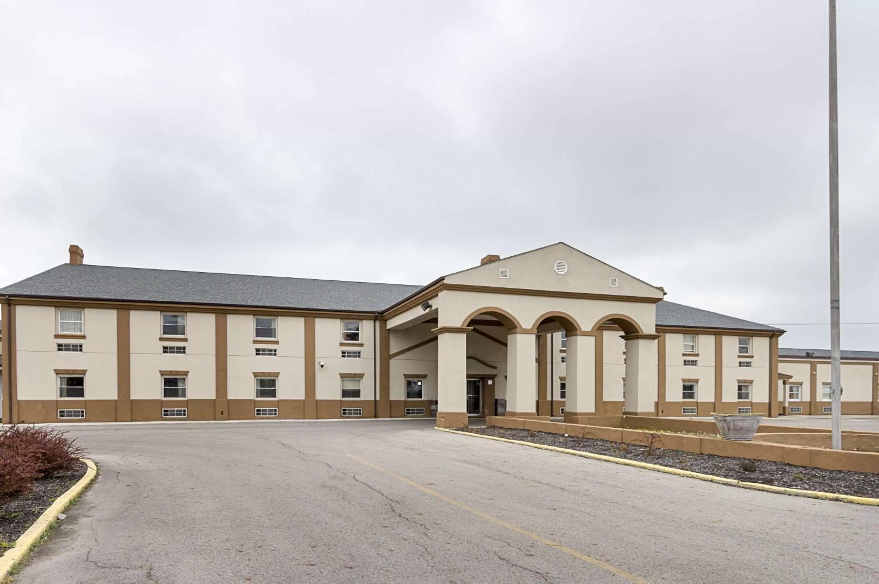 Property building in Motel 6-Sidney, OH