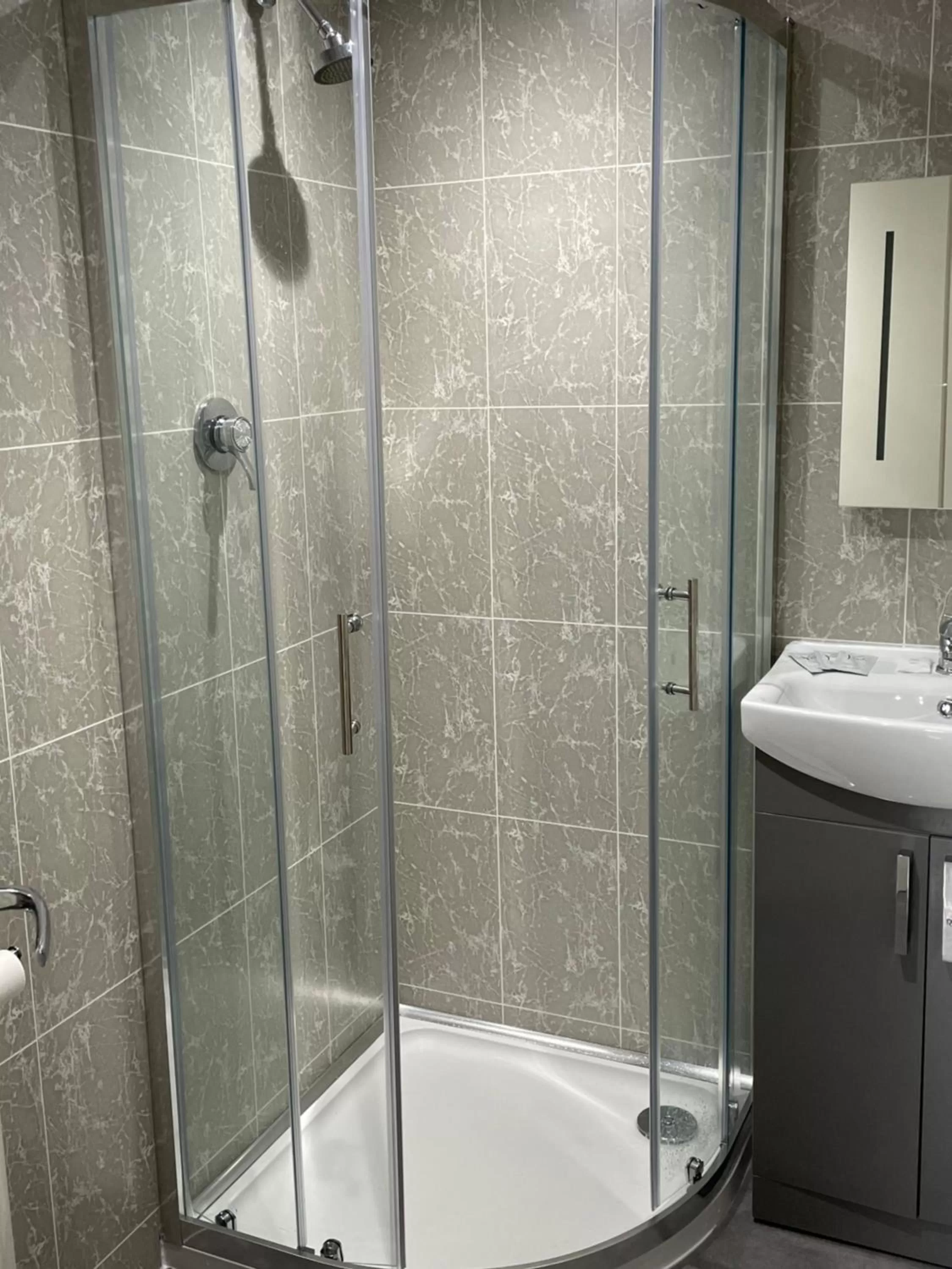 Shower in Sandford Promenade