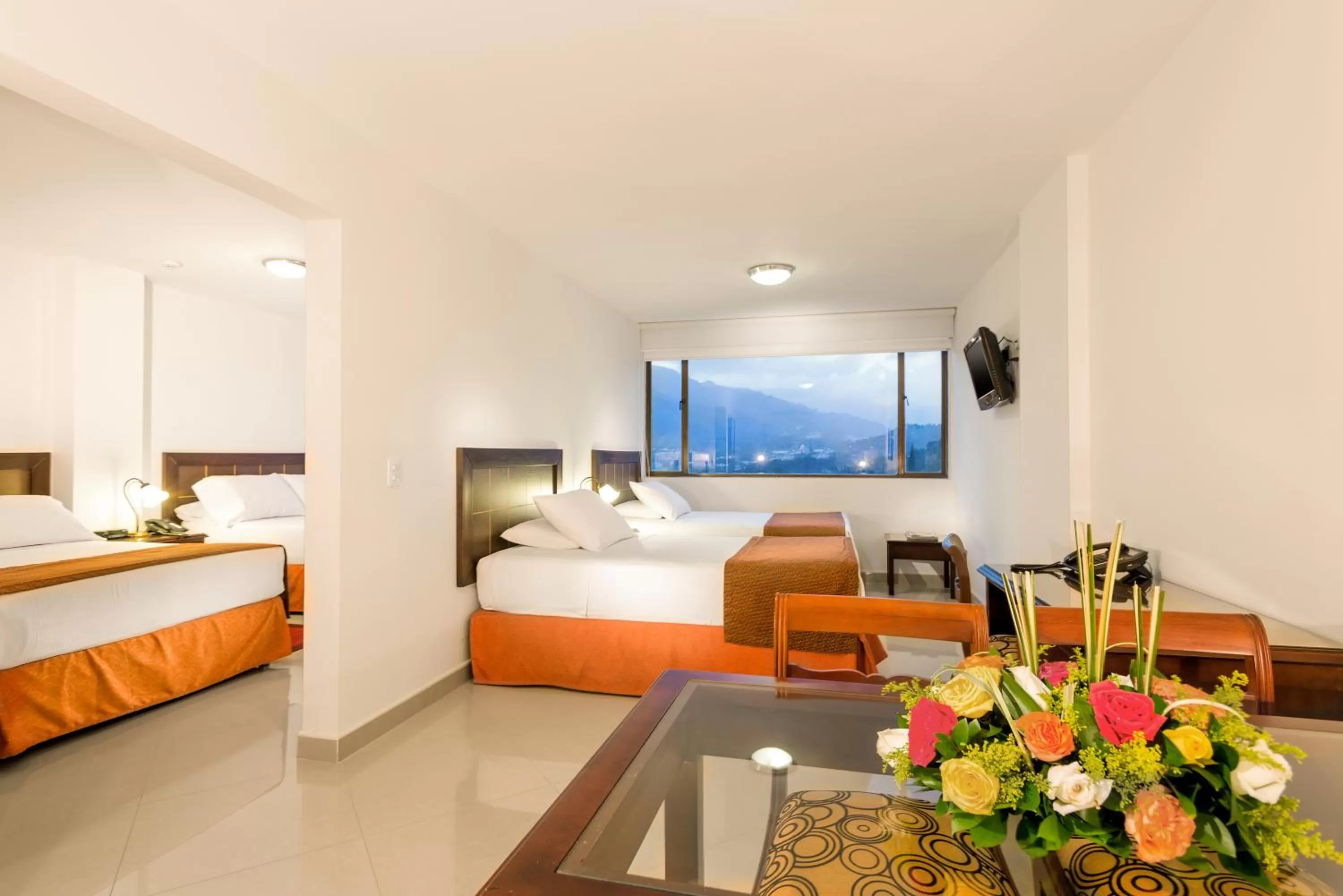 Bedroom, Bed in Hotel Dann Combeima