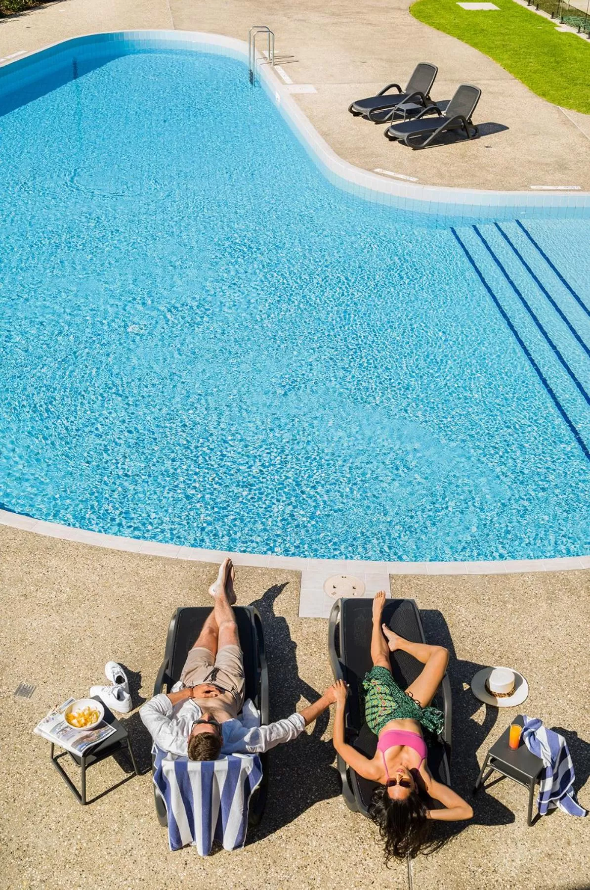 Swimming pool in Berri Hotel