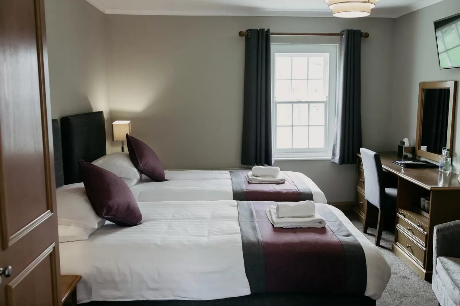 Bed in St. Davids Cross Hotel