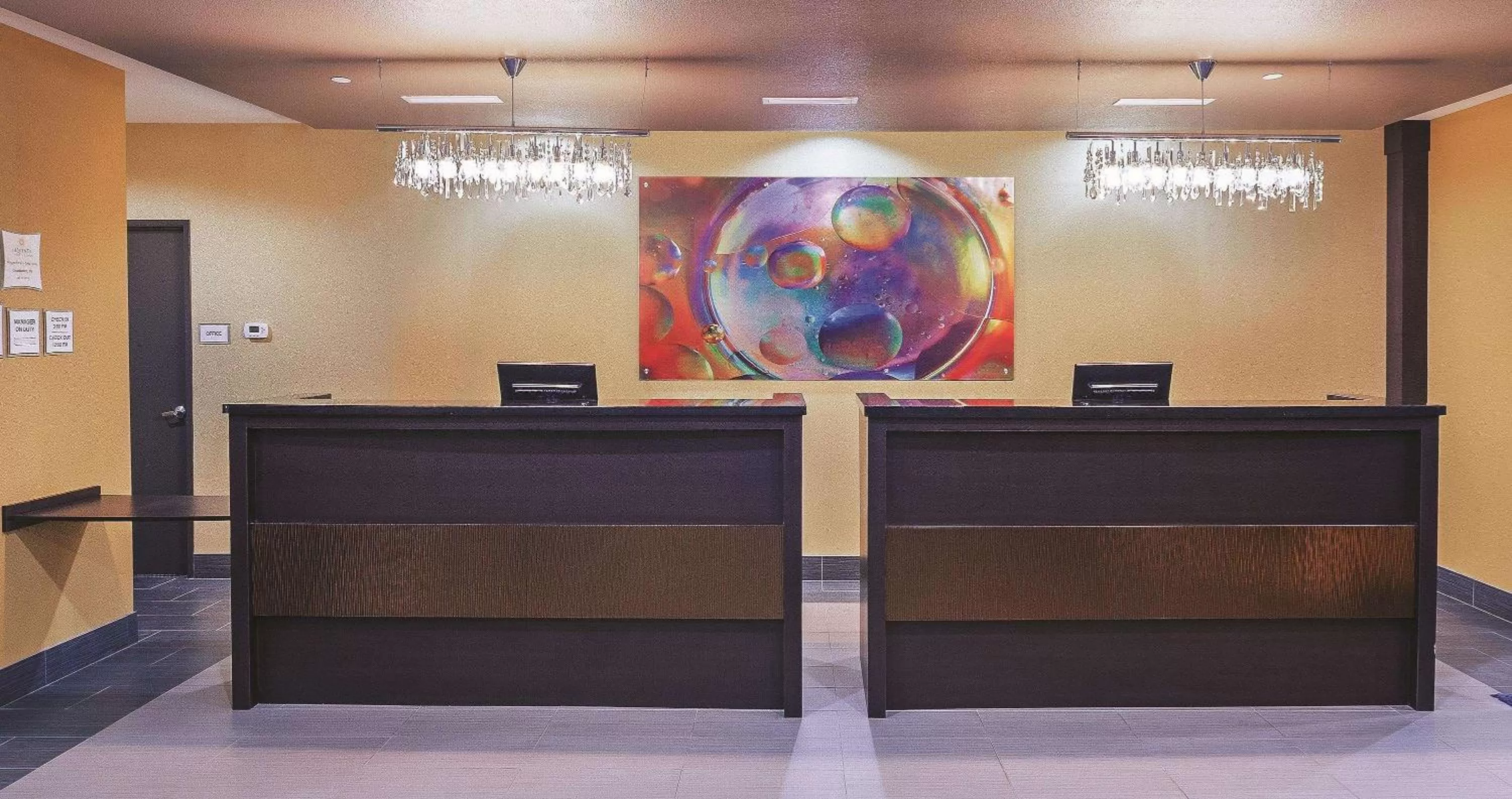 Lobby or reception in La Quinta by Wyndham Jourdanton - Pleasanton