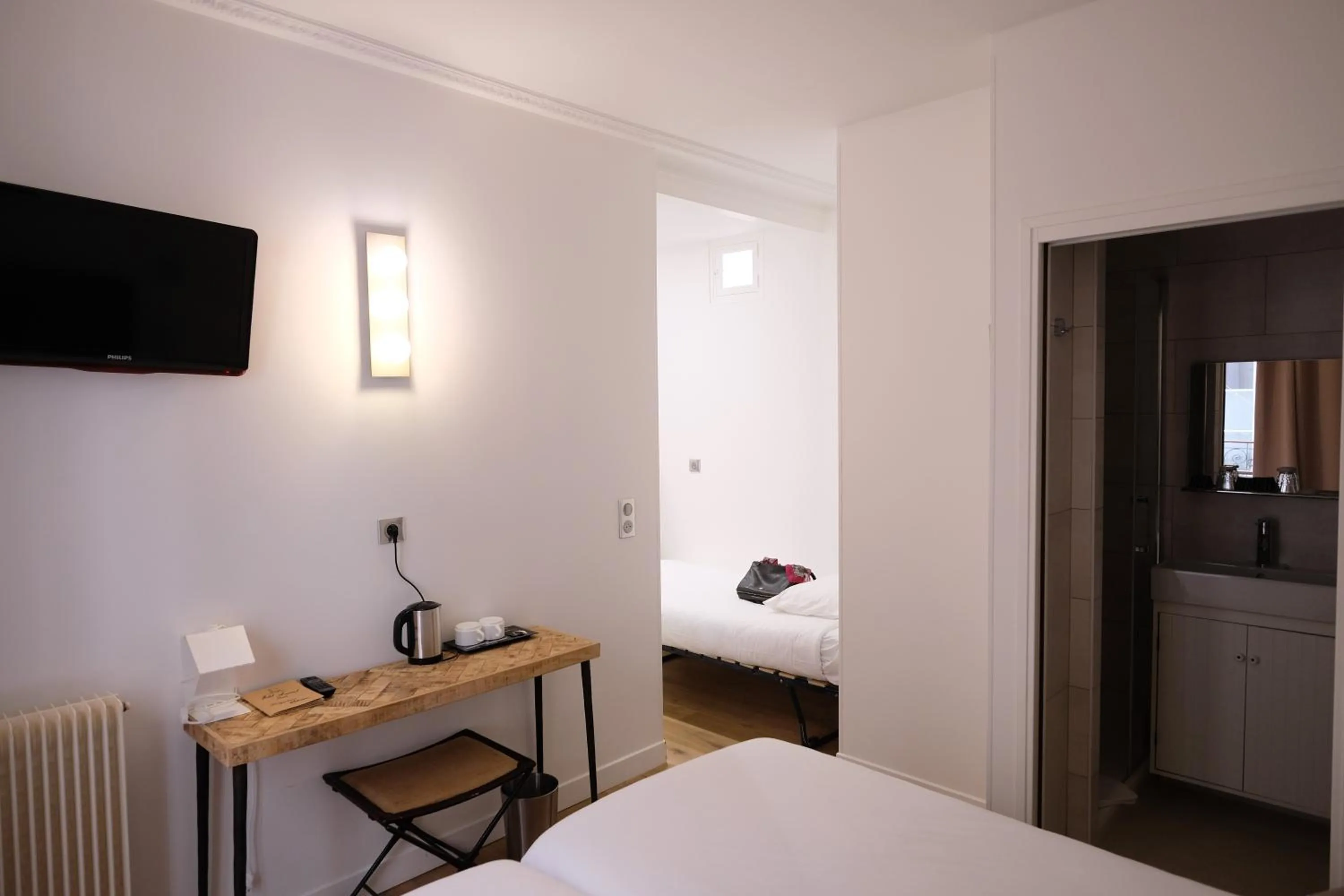 TV and multimedia, Bed in L'Amiral