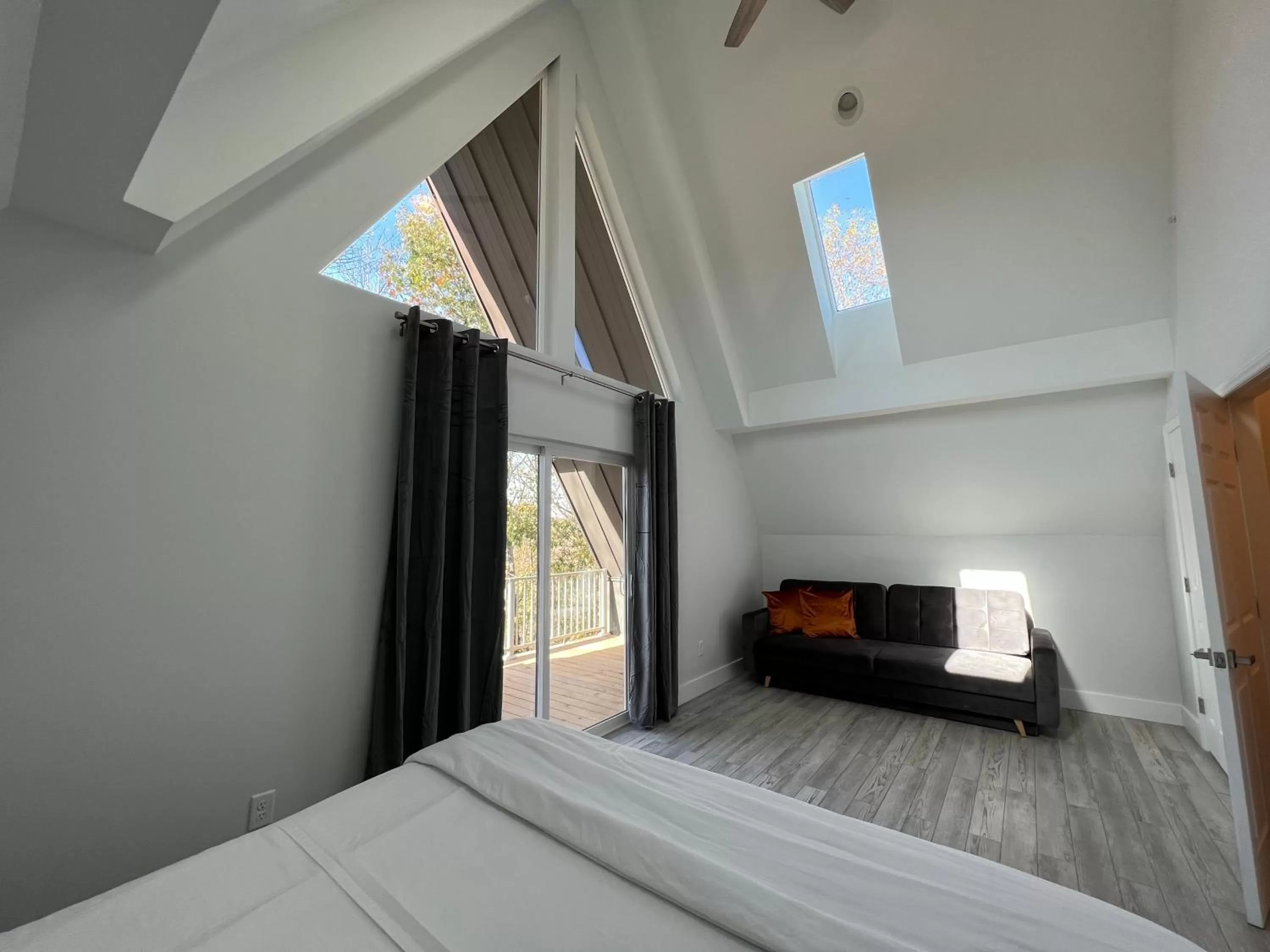 Balcony/Terrace, Bed in SKYLARANNA Resort & SPA