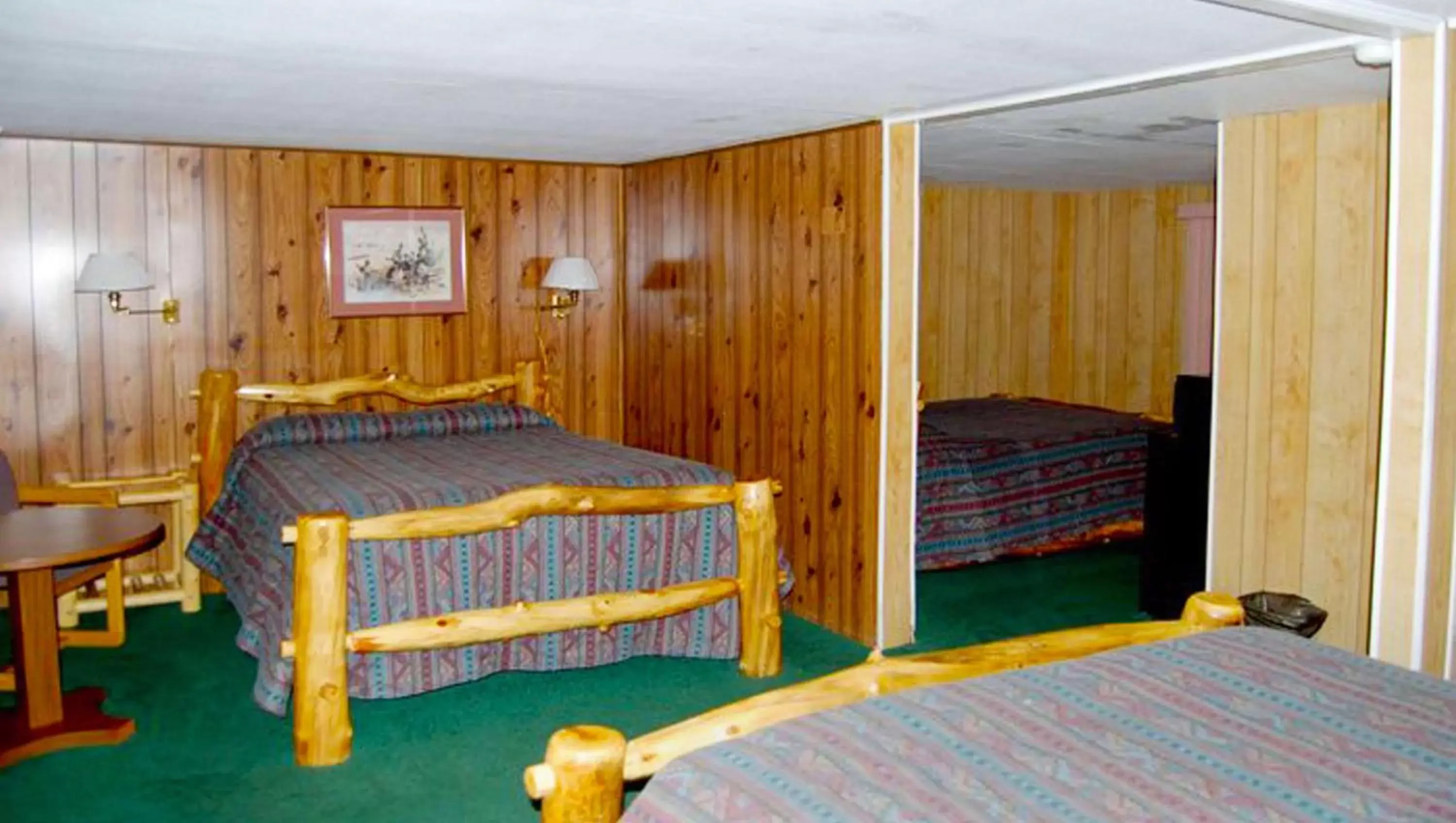 Queen Room with Four Queen Beds in Marianna Inn Panguitch Queen Room with Four Queen Beds in Marianna Inn Panguitch