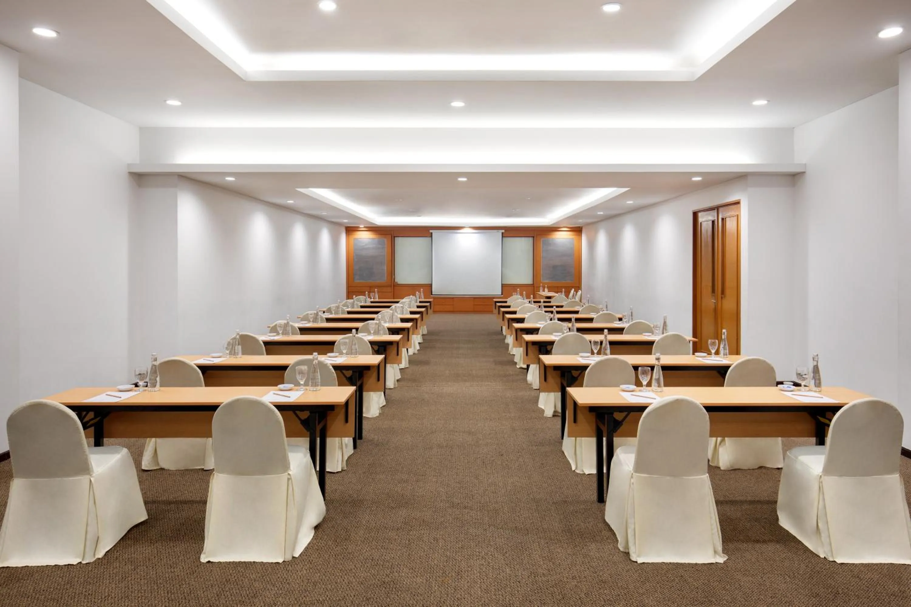 Meeting/conference room in Novotel Palembang