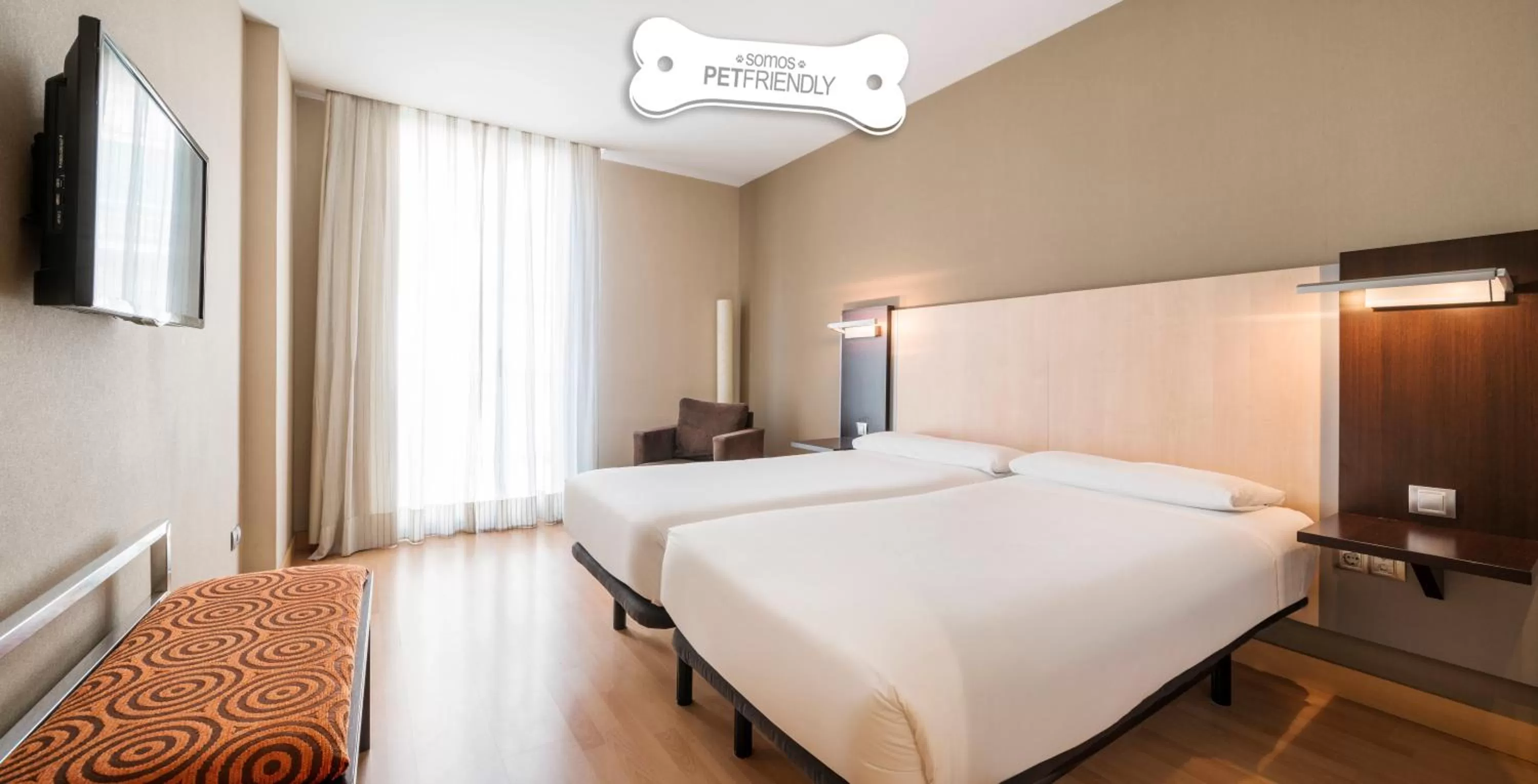 Bedroom, Bed in Ilunion Auditori