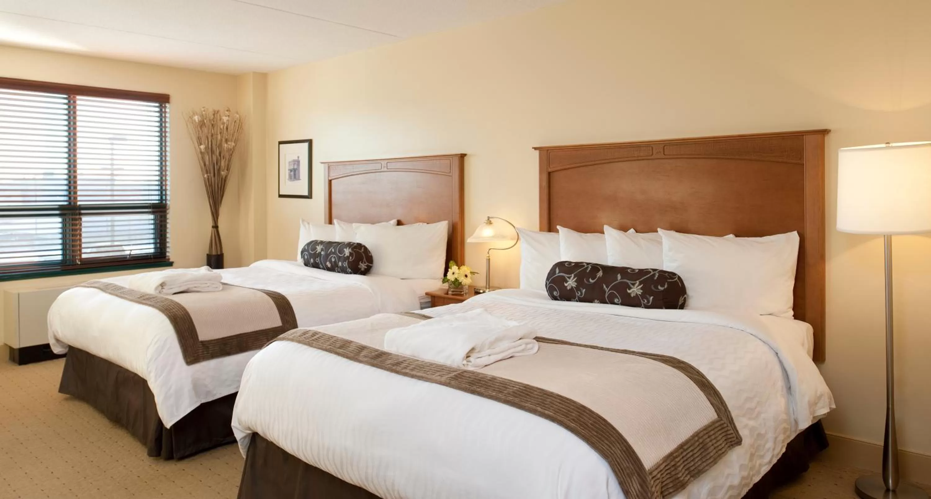 Bed in Temple Gardens Hotel & Spa