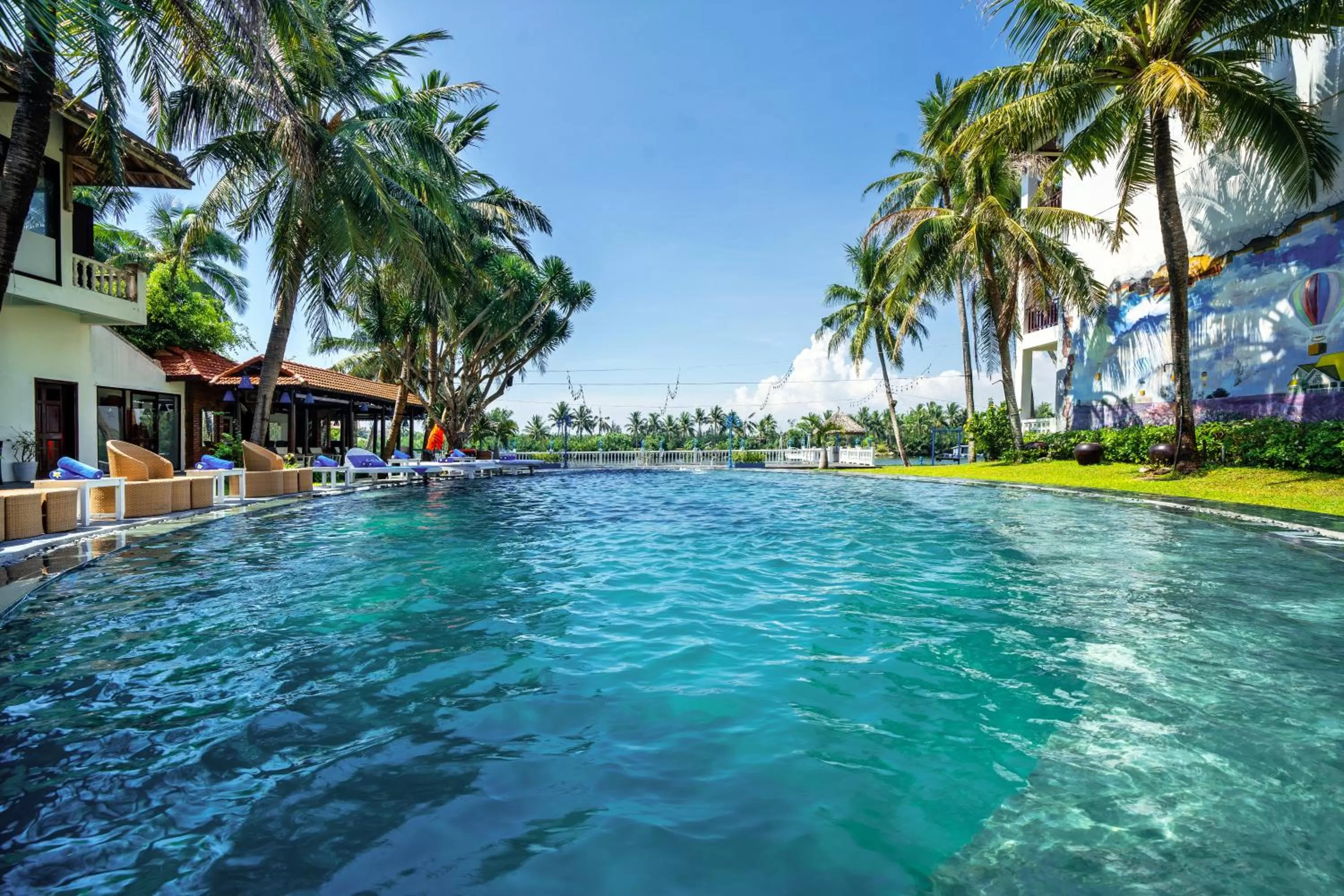 Swimming pool in River Beach Resort & Residences