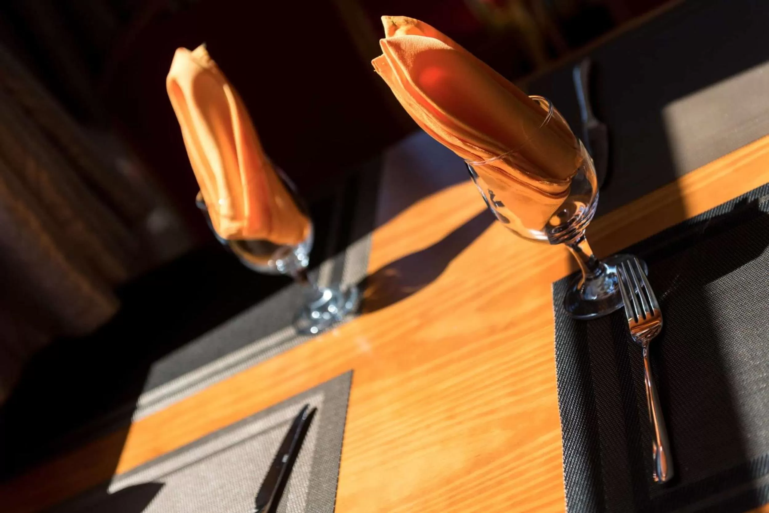 Breakfast, Drinks in Riverside Hotel