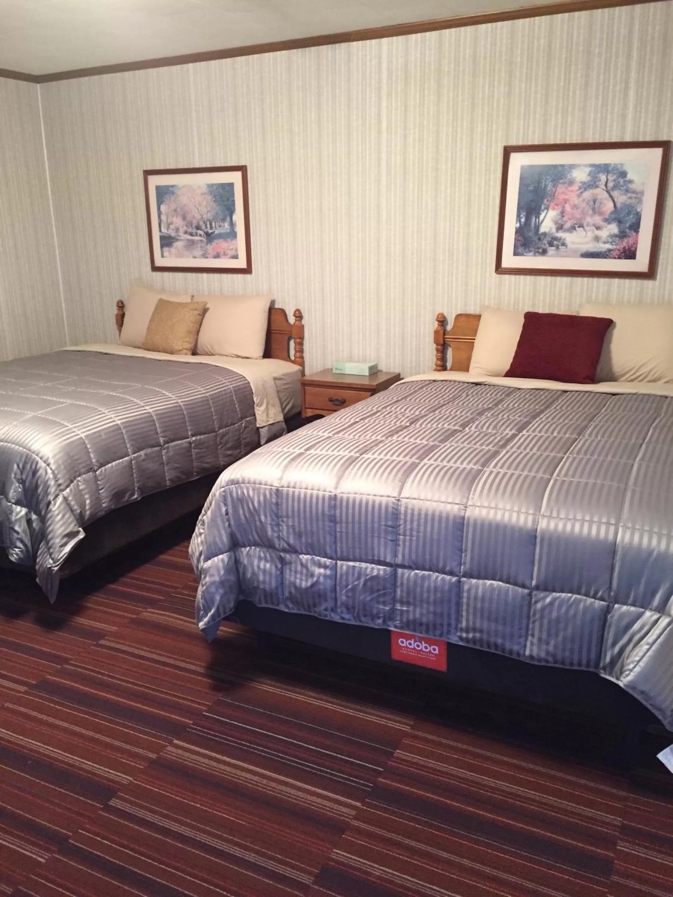 Bed in adoba® hotel Naubinway