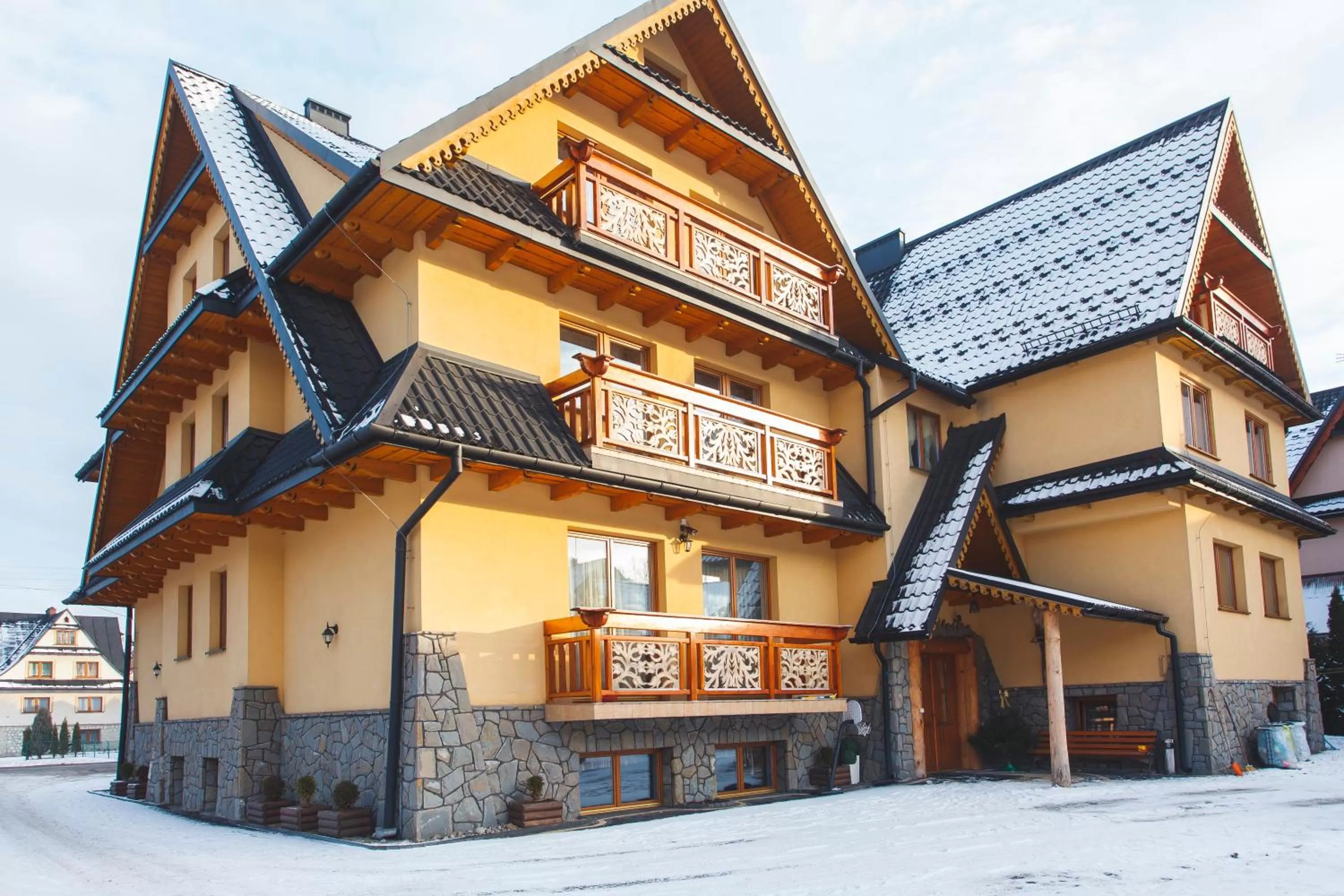 Property building, Winter in Chata u Bronka