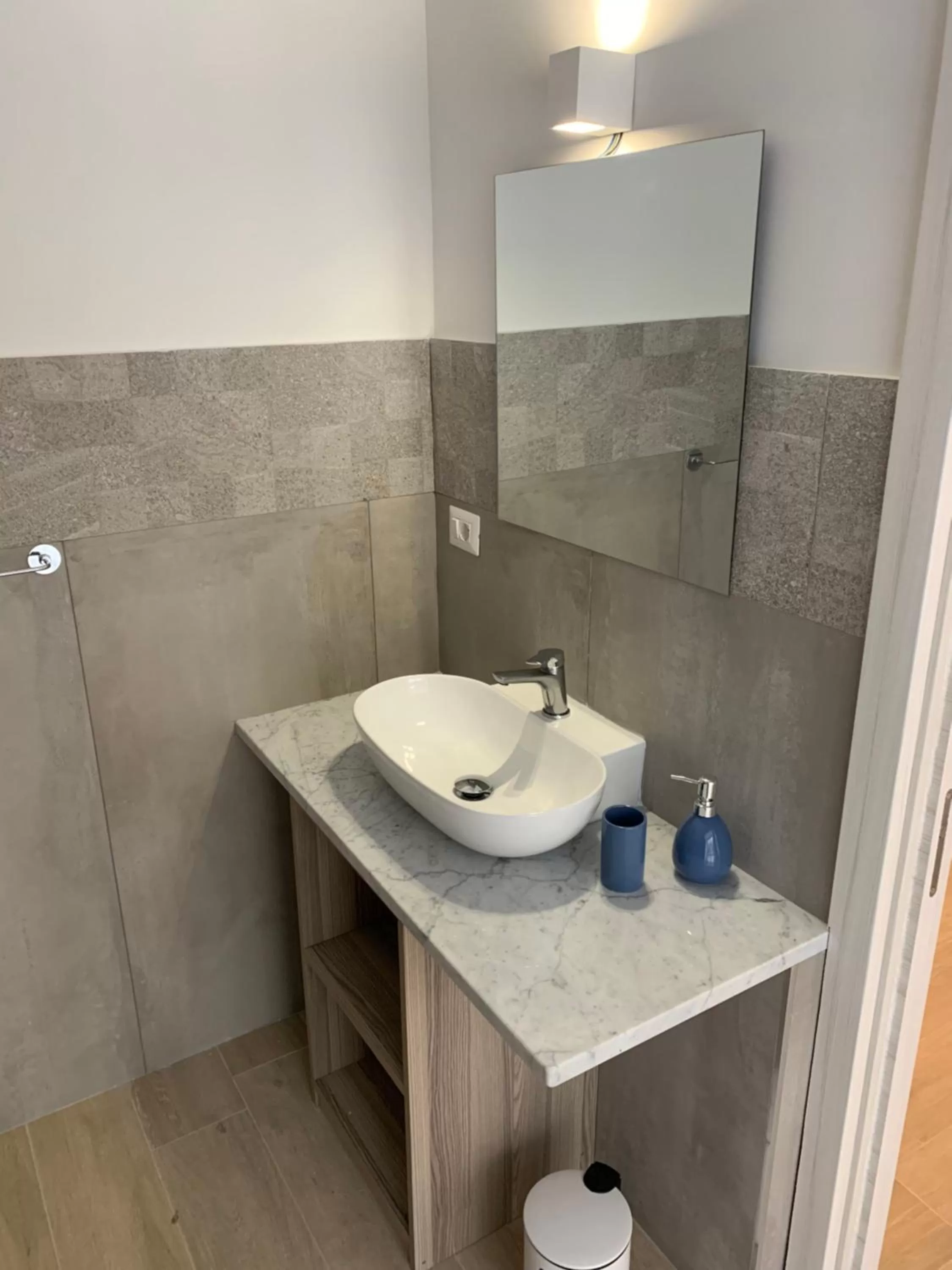 Shower, Bathroom in Maison Arena Al Corso