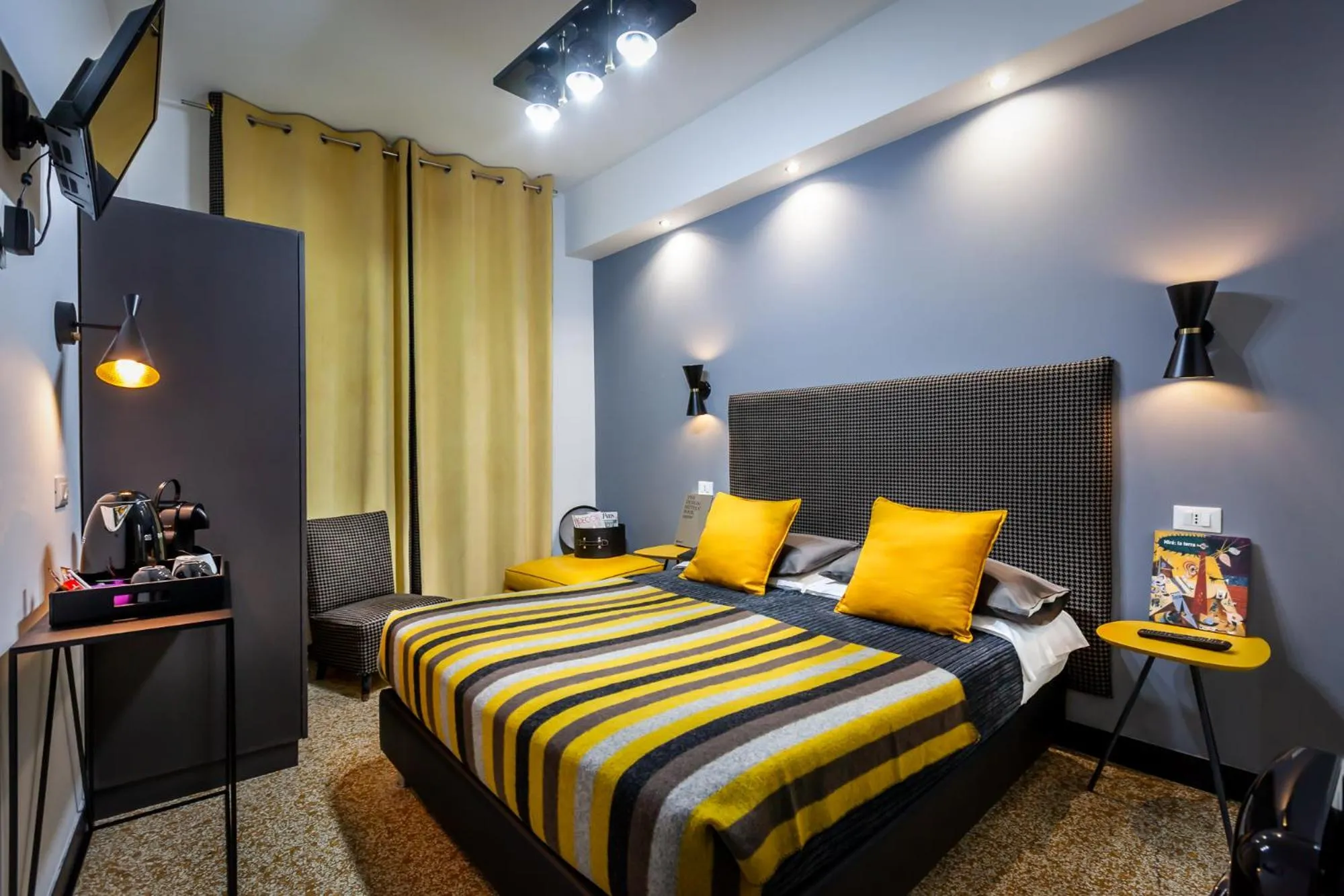 Bedroom, Bed in Hotel Bologna