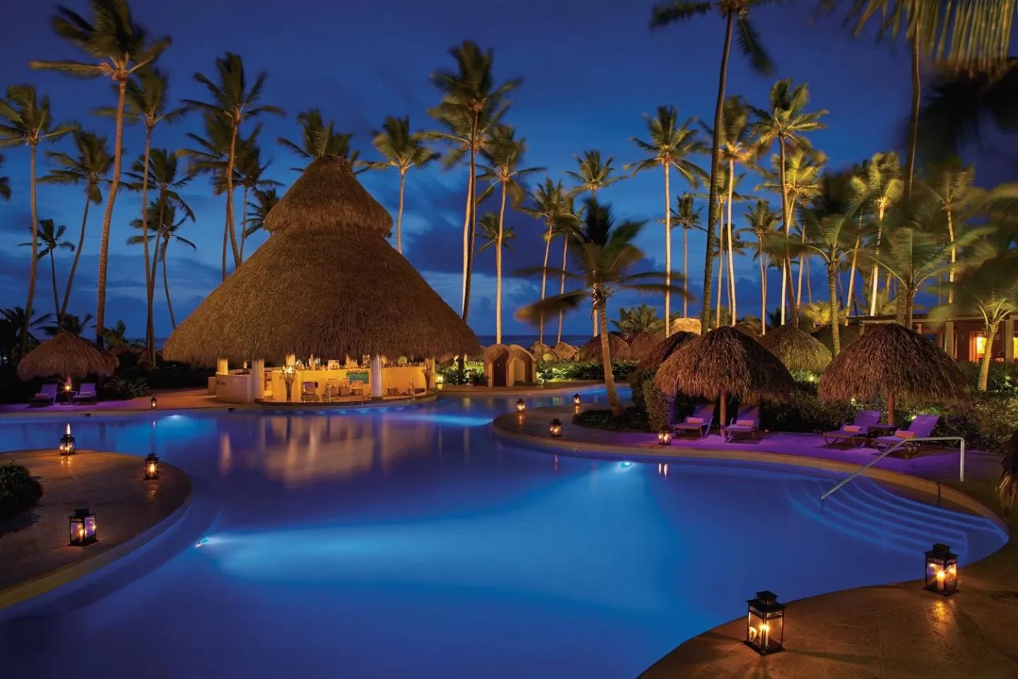 Swimming pool in Dreams Royal Beach Punta Cana - All Inclusive