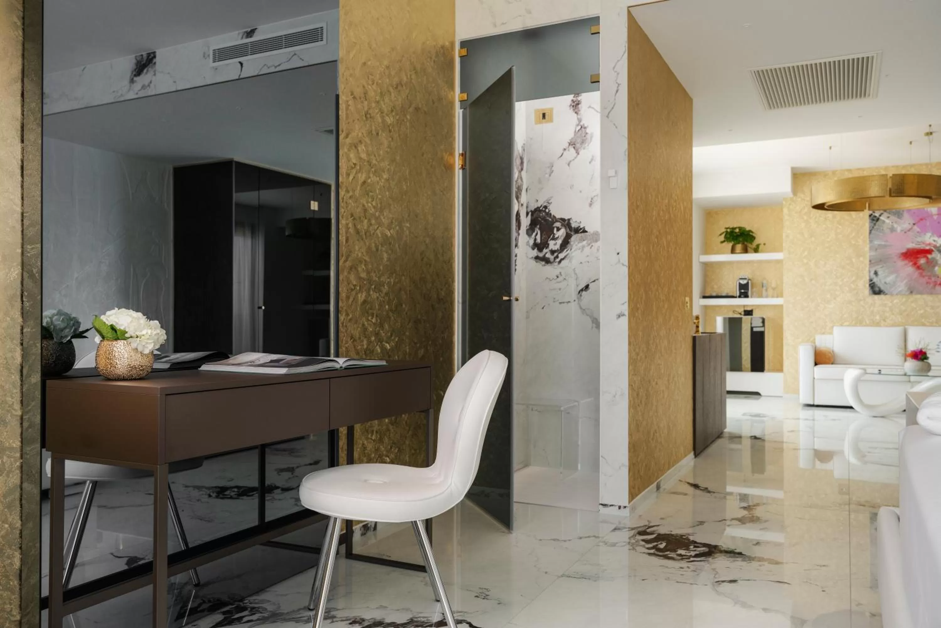 Bathroom in The Promenade Luxury Wellness Hotel