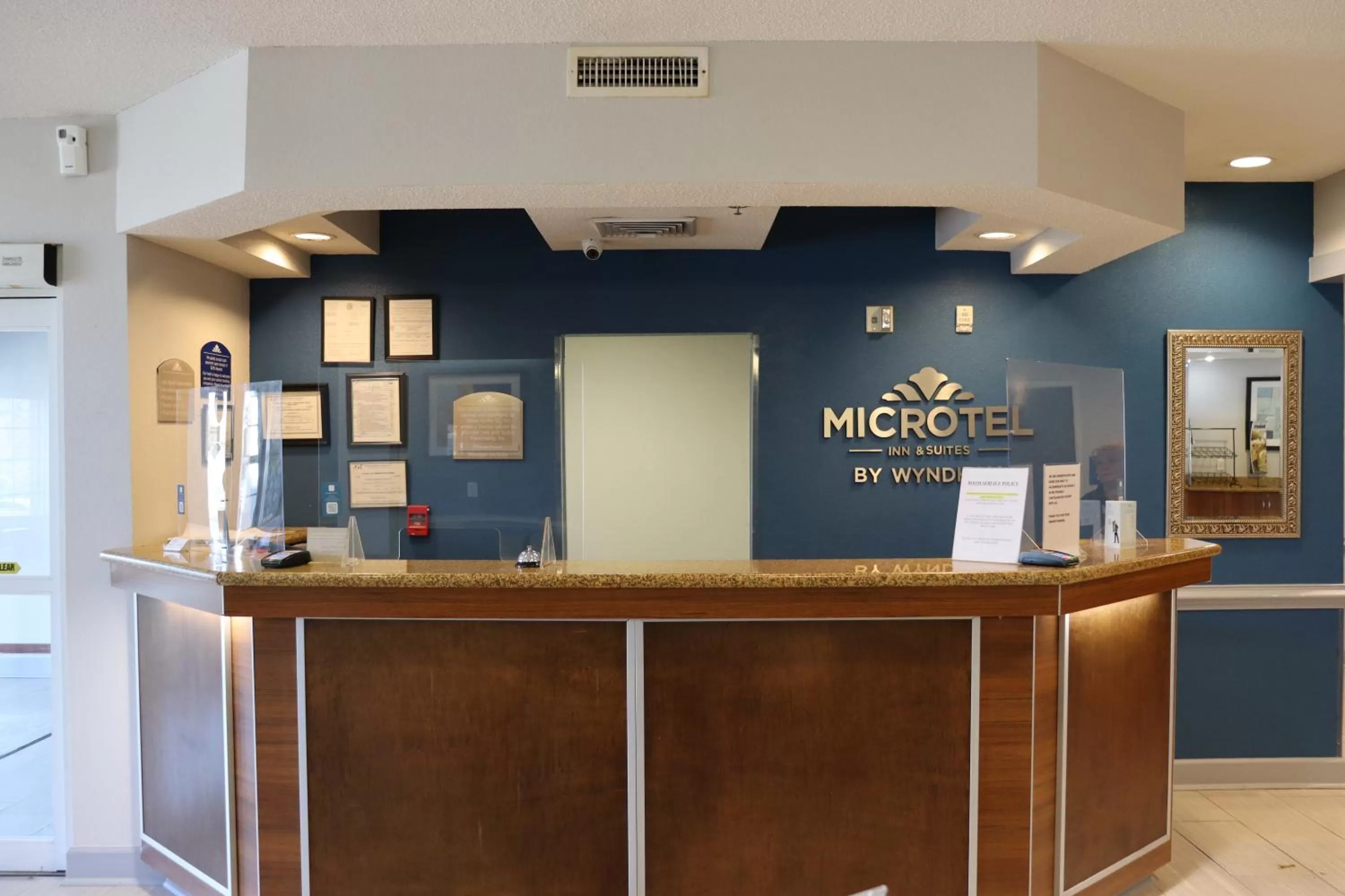 Lobby or reception in Microtel Inn & Suites by Wyndham Columbus Near Fort Moore