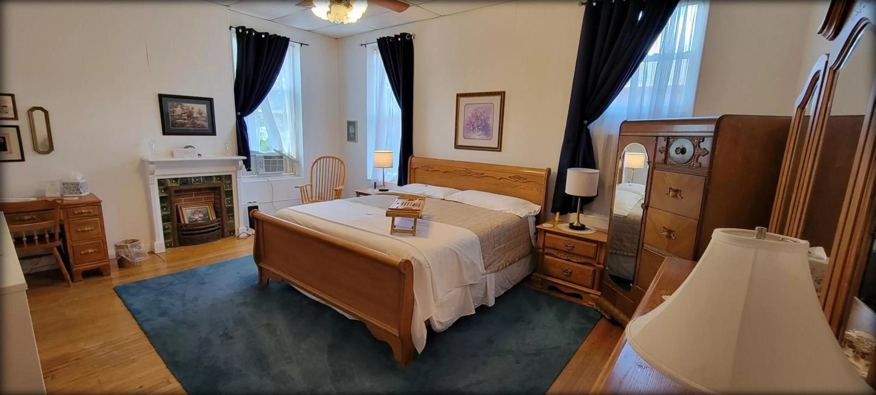 Bed in Inn at the Agora