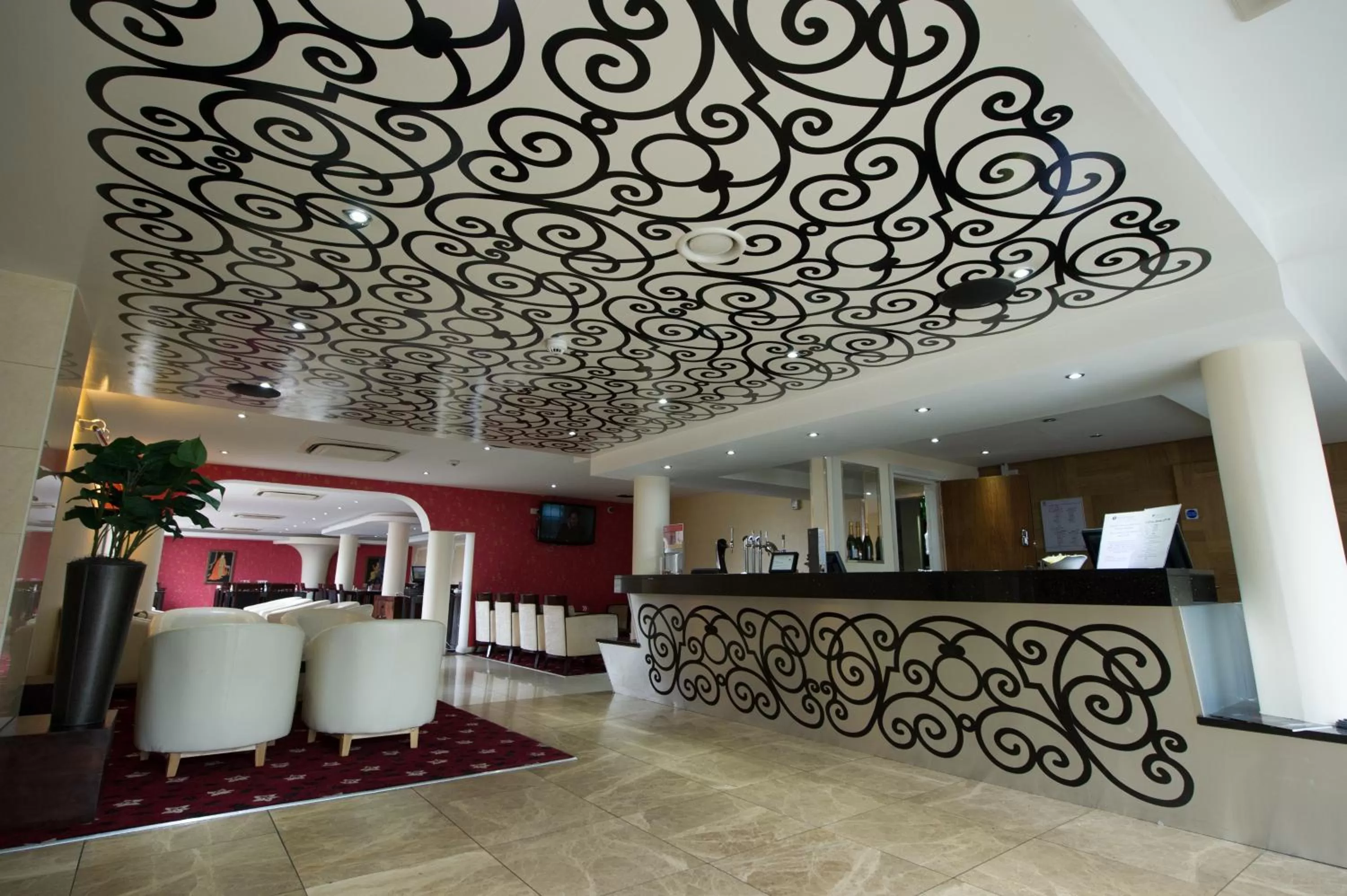Lobby or reception in Ramada Birmingham Oldbury M5 J2
