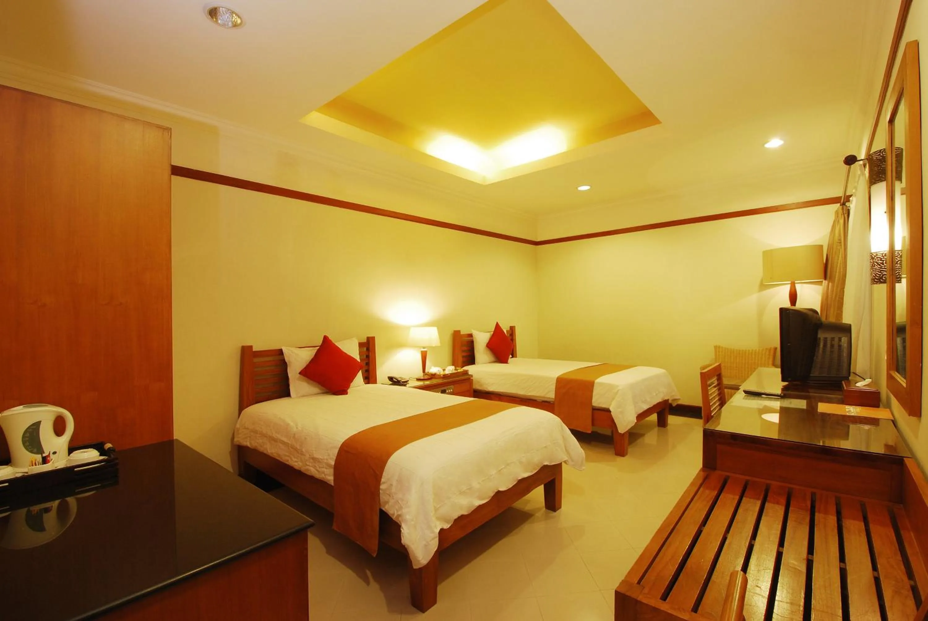 Photo of the whole room, Bed in Yulia Beach Inn Kuta