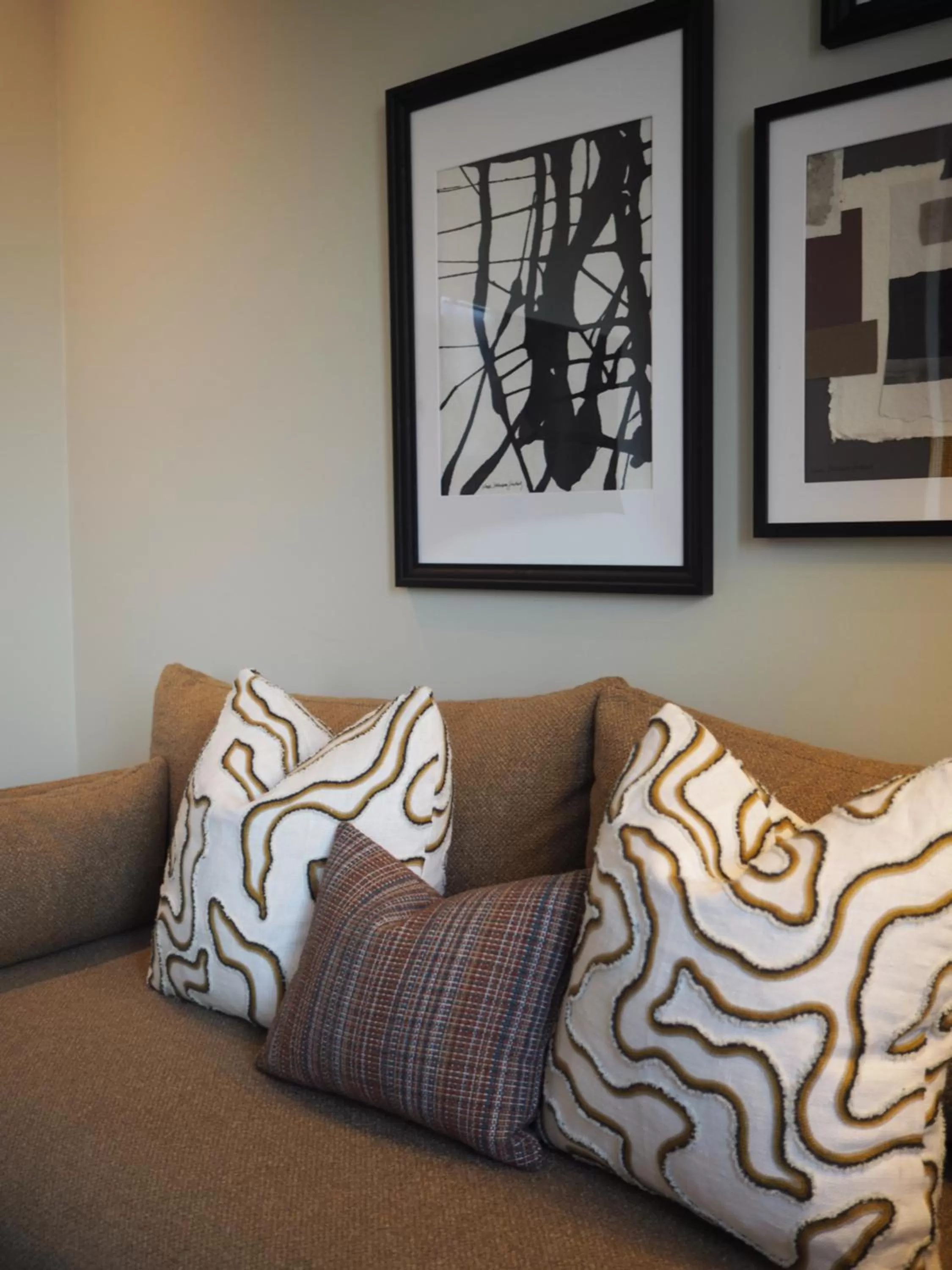 Hypernym Hotel & Suites