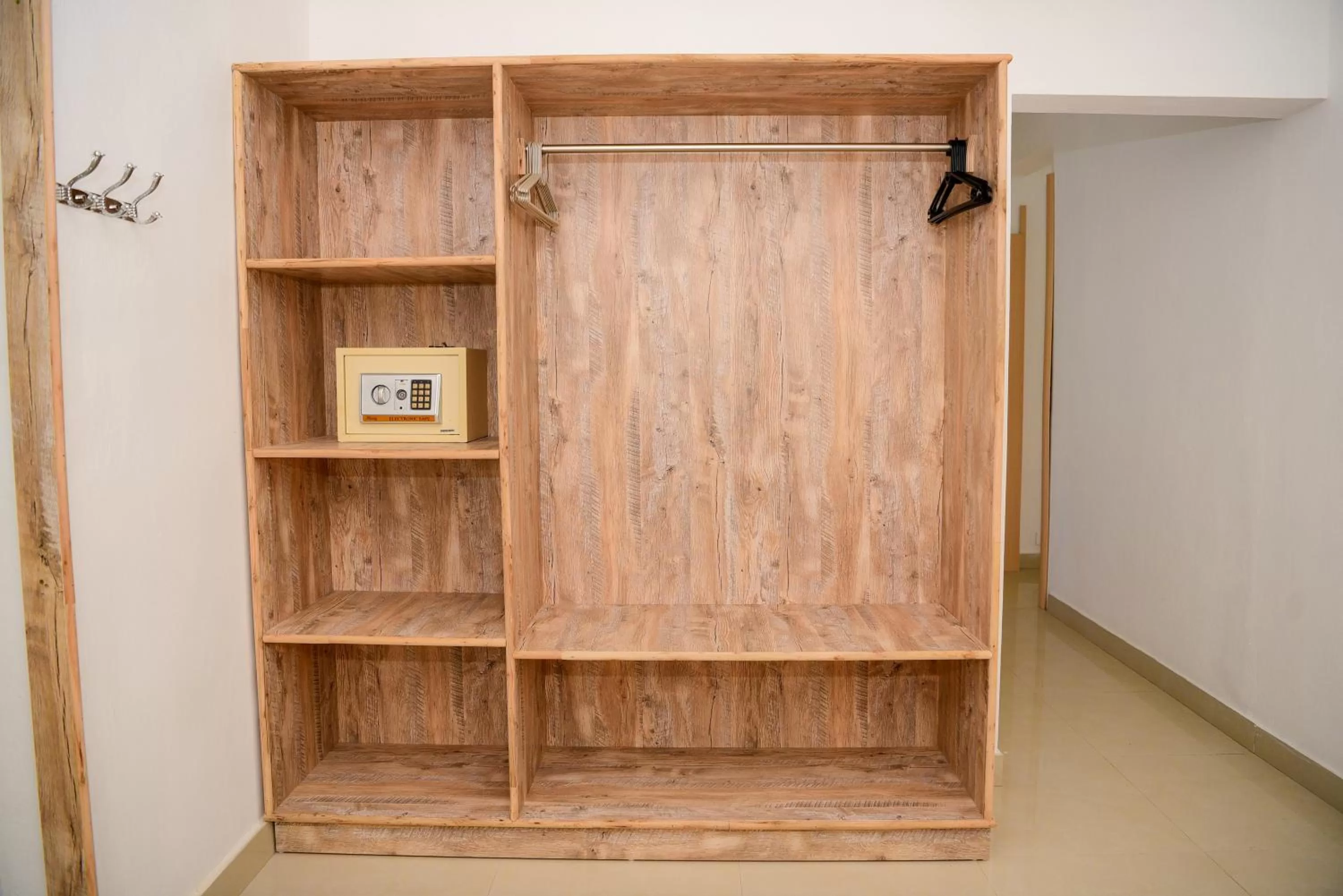 wardrobe in Maison Du Nord