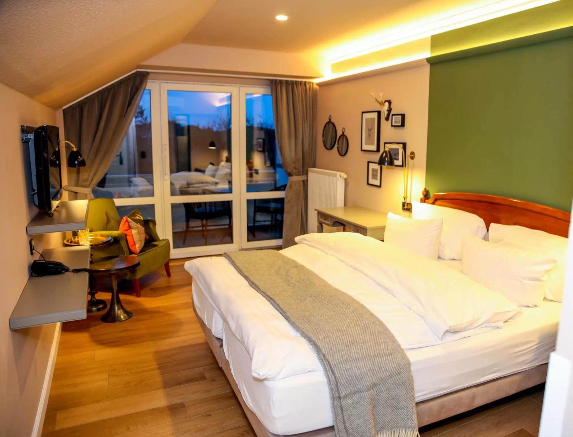 Photo of the whole room, Bed in Nordseehotel Kröger