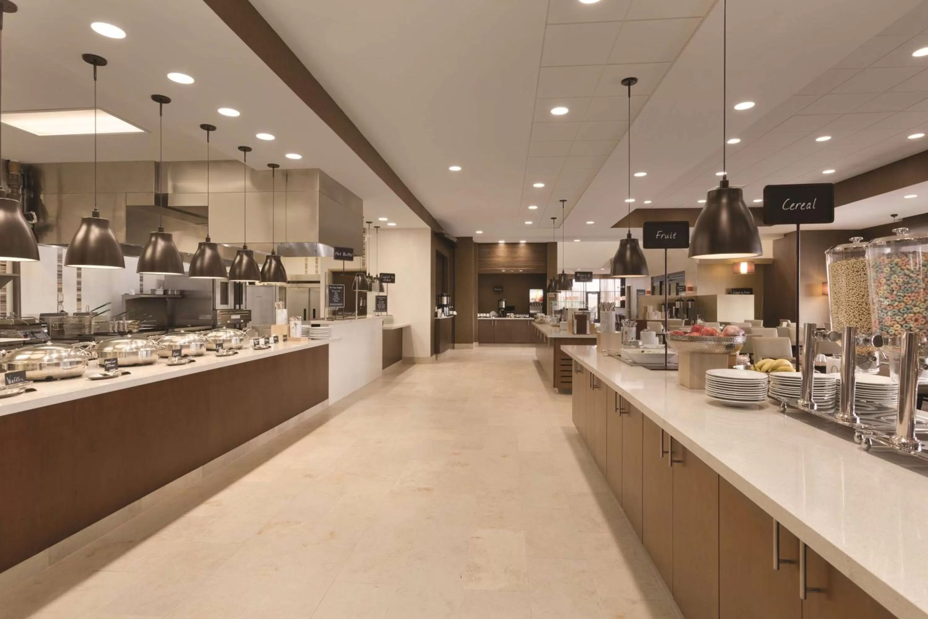 Restaurant/places to eat in Embassy Suites by Hilton Akron Canton Airport