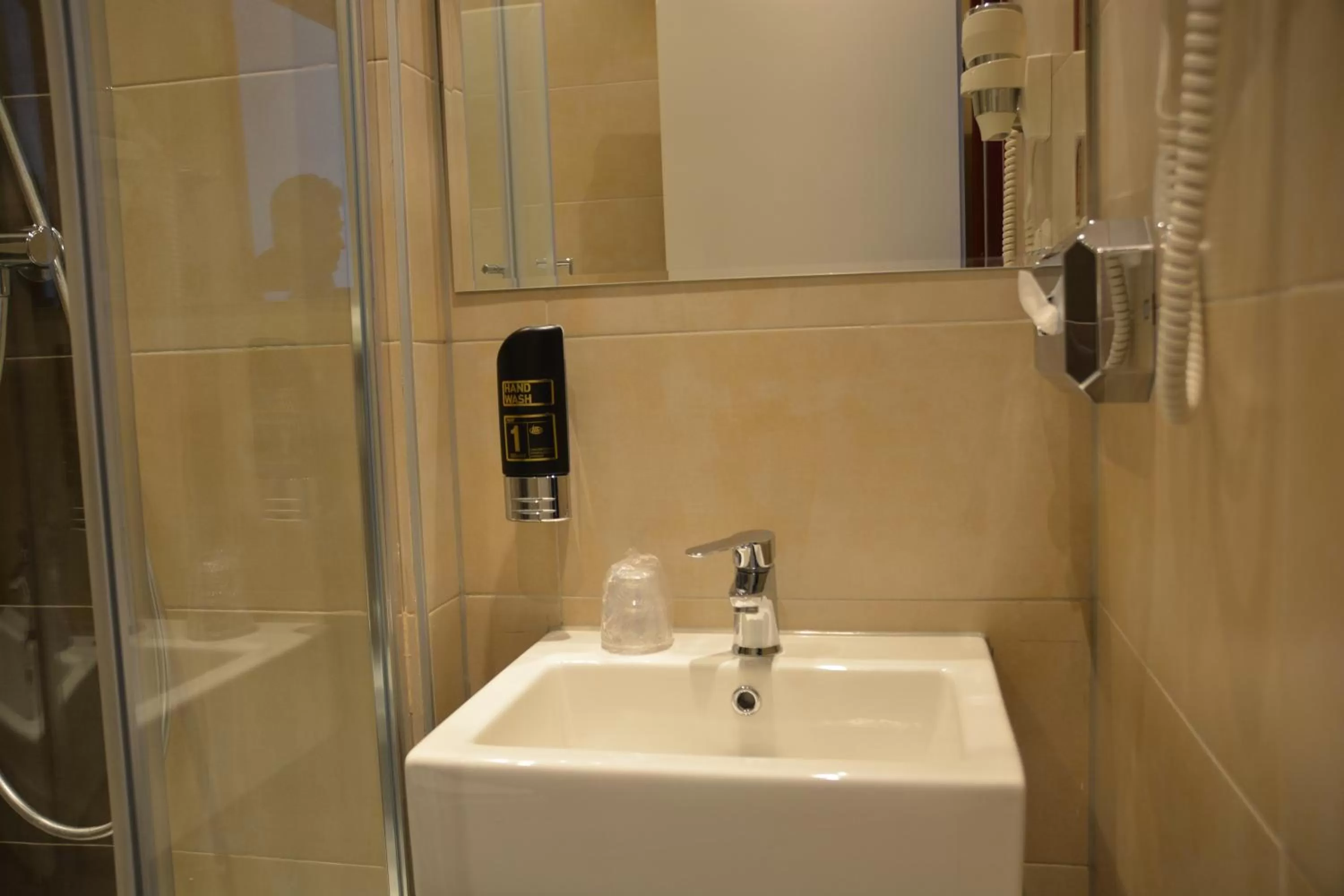 Bathroom in Altstadthotel Harburg