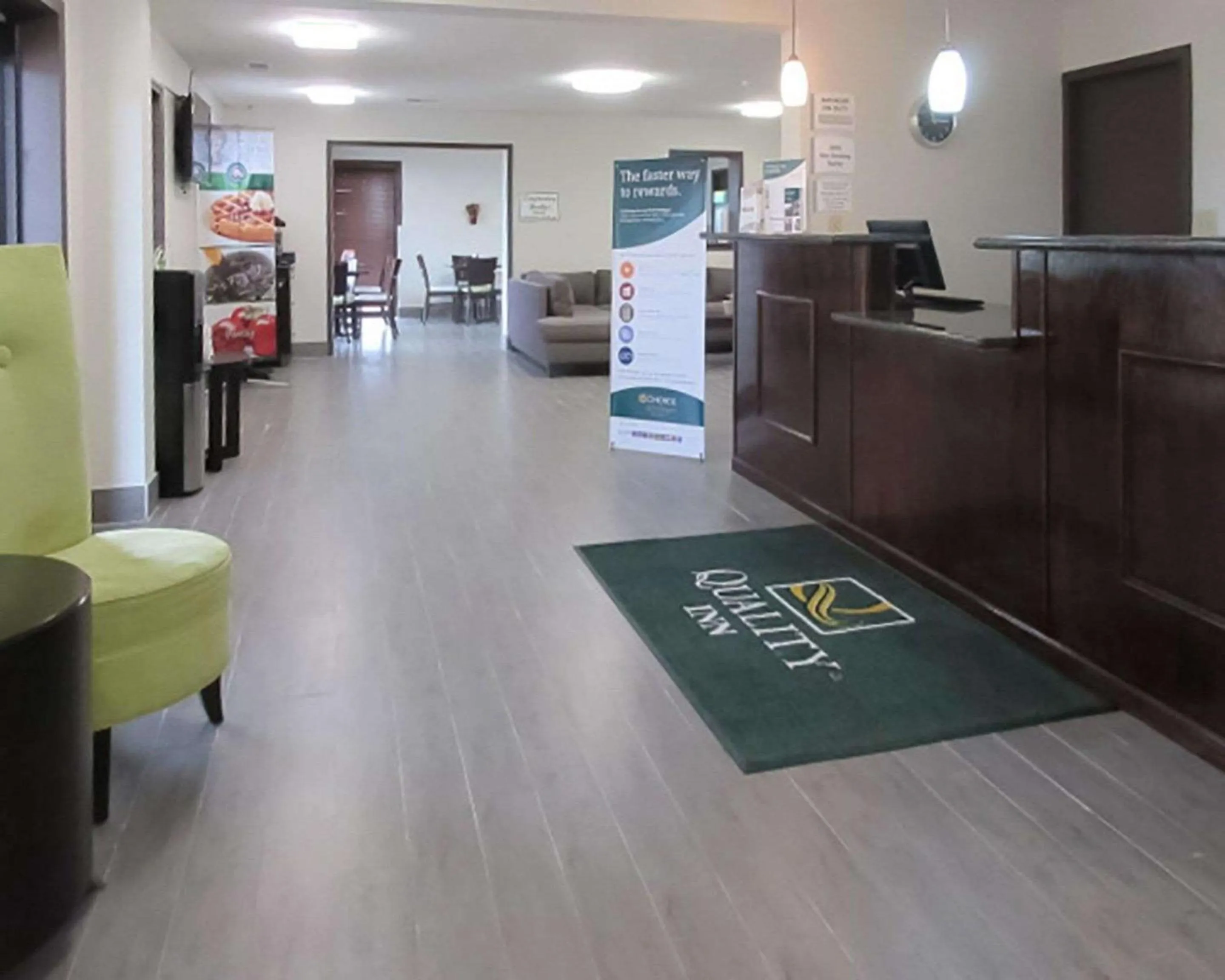 Lobby or reception in Quality Inn Farmington