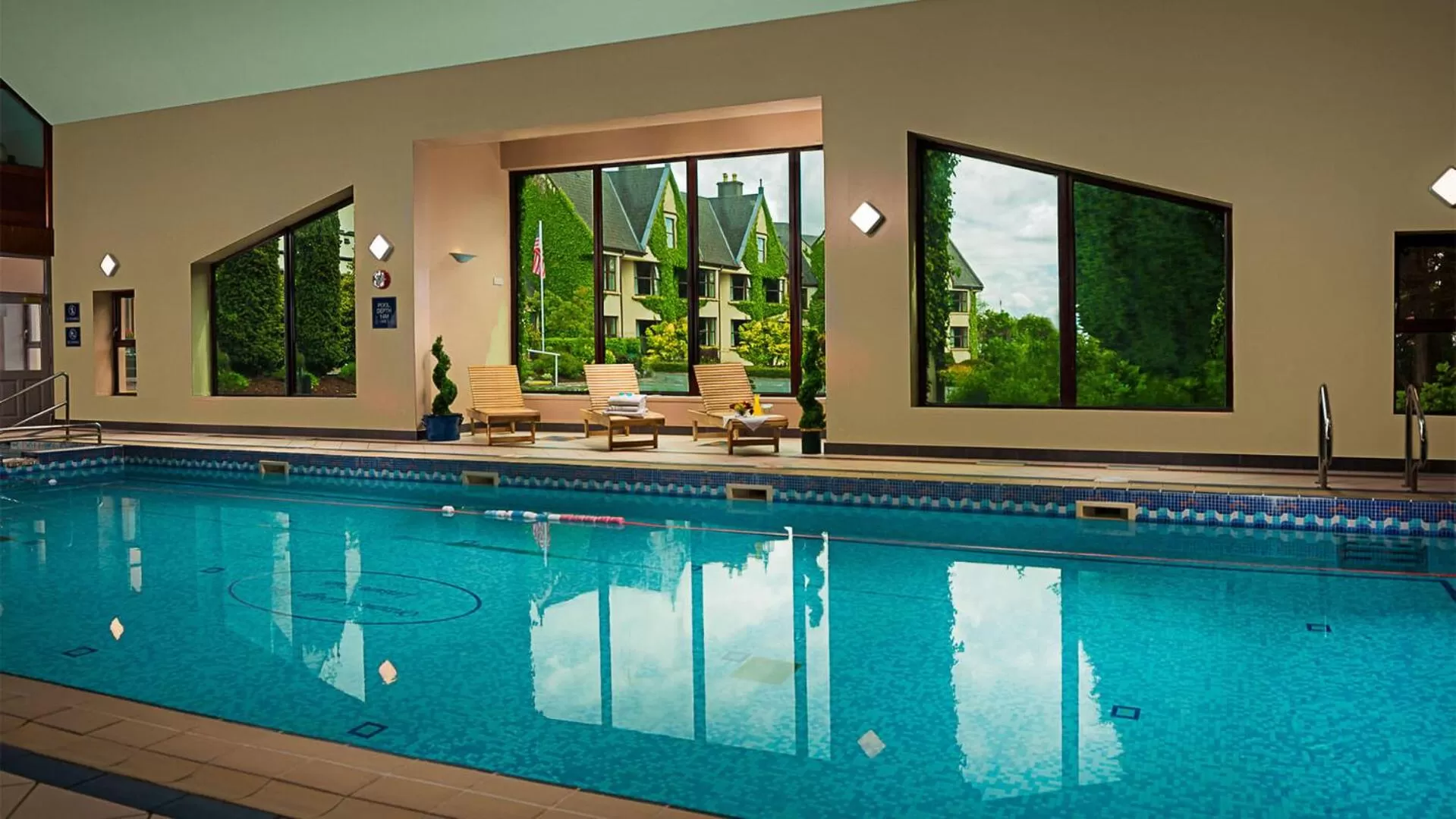 Swimming pool in Oranmore Lodge Hotel Conference And Leisure Centre Galway