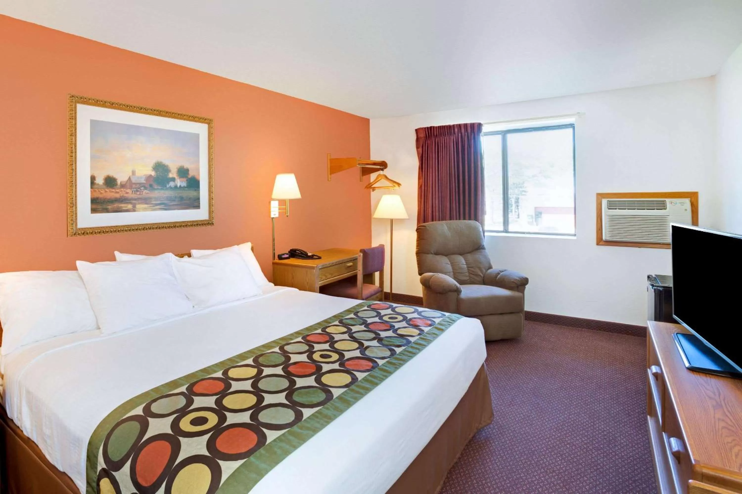 Photo of the whole room, Bed in Super 8 by Wyndham Aberdeen East
