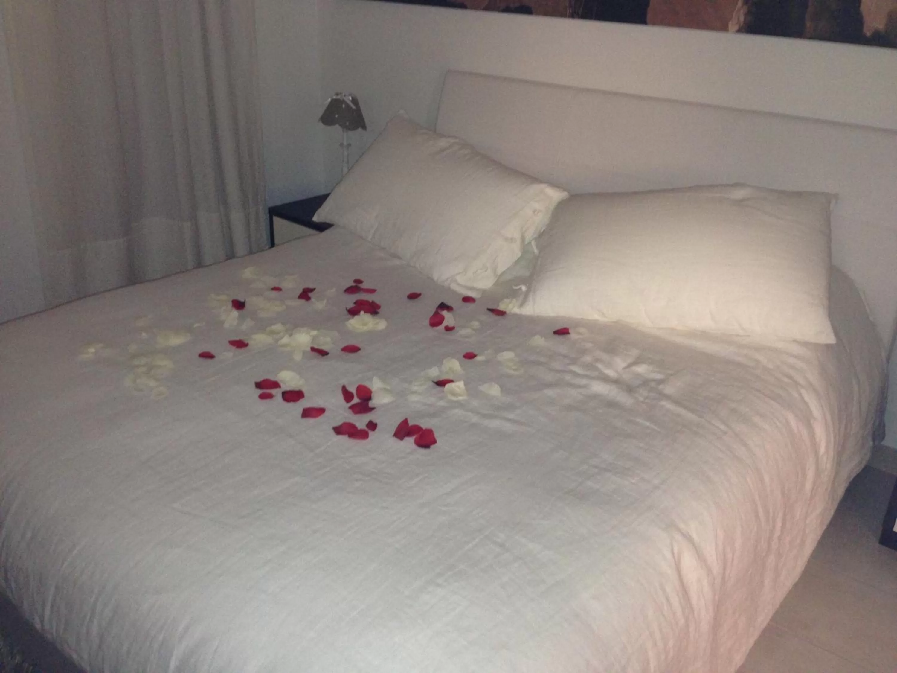 Decorative detail, Bed in Albergo Diffuso Dimora Rossi B&B