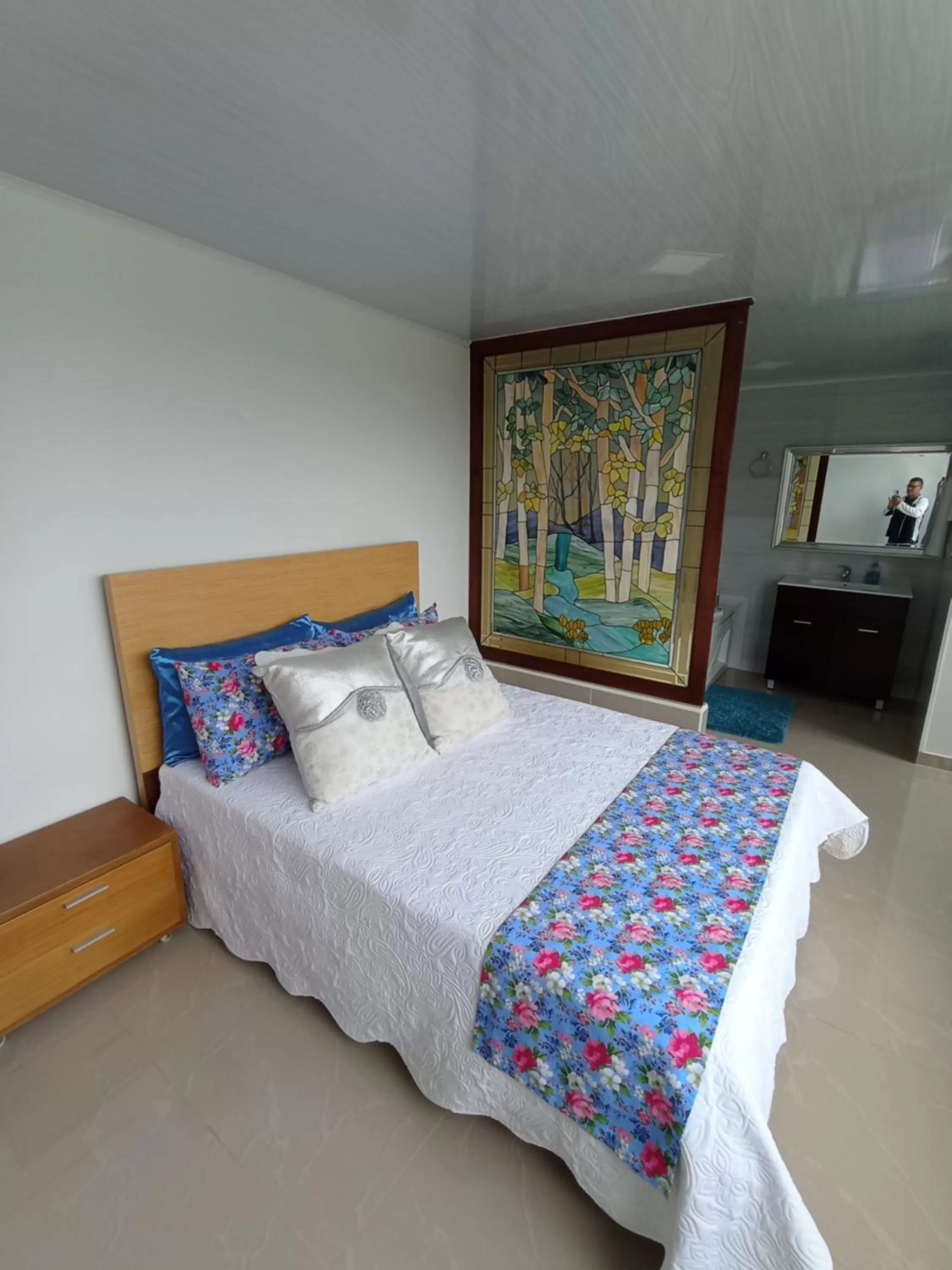 Bed in Paradise Lake Finca Hotel