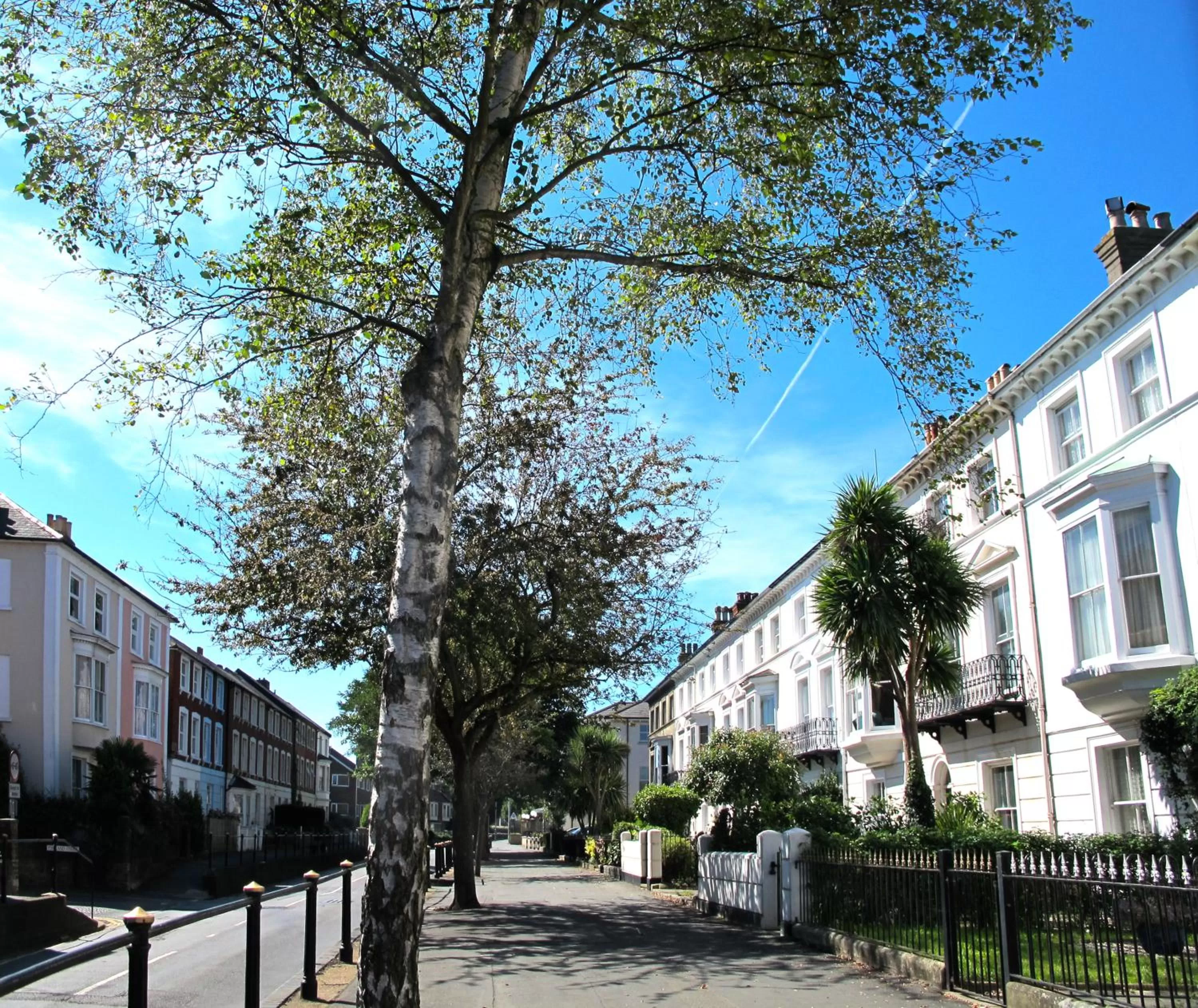 Nearby landmark in Calverts Hotel - Newport, Isle of Wight - RETURN CAR FERRY FROM 89 POUNDS
