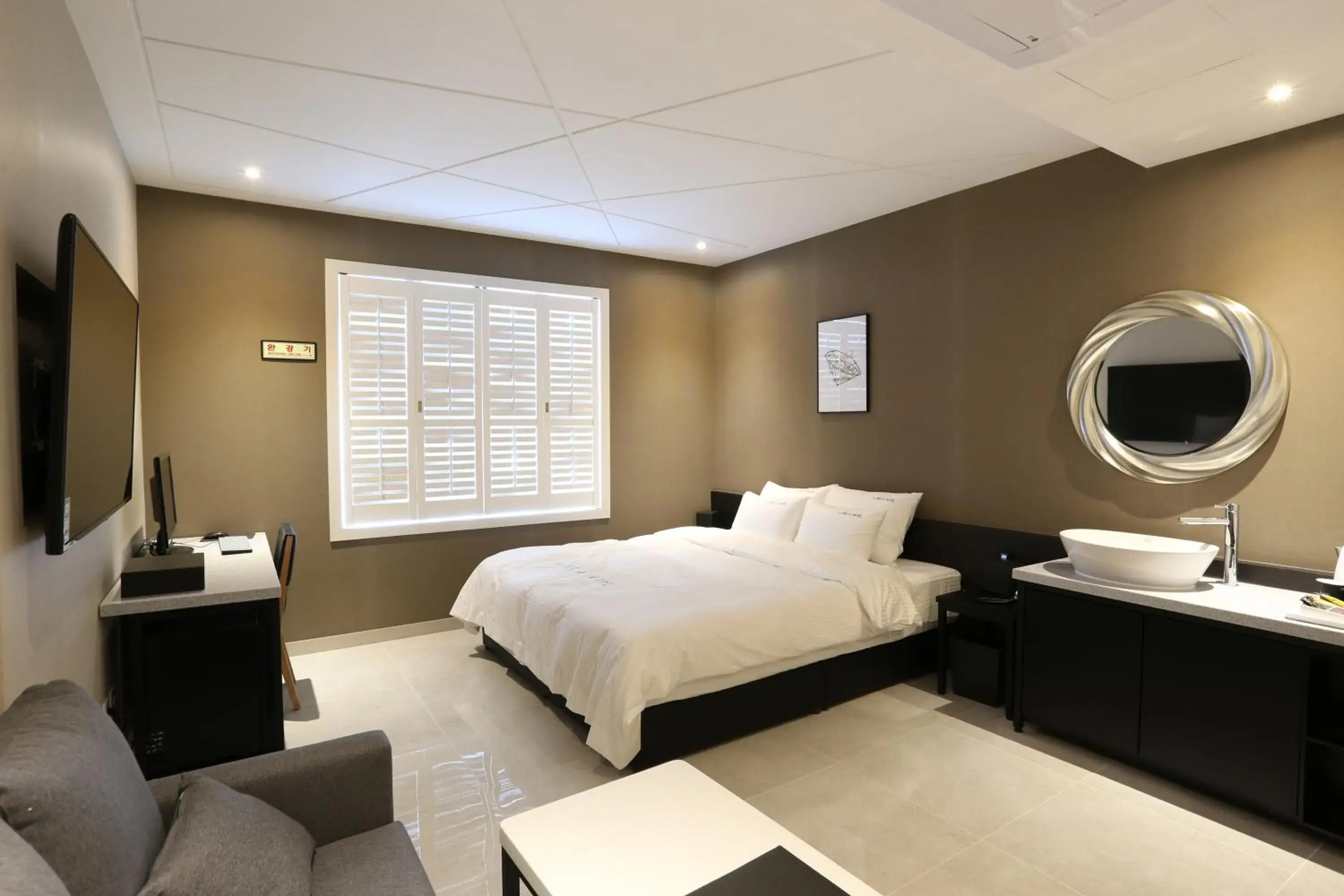 Double Room with Sea View in Le Idea Hotel Busan Station Double Room with Sea View in Le Idea Hotel Busan Station