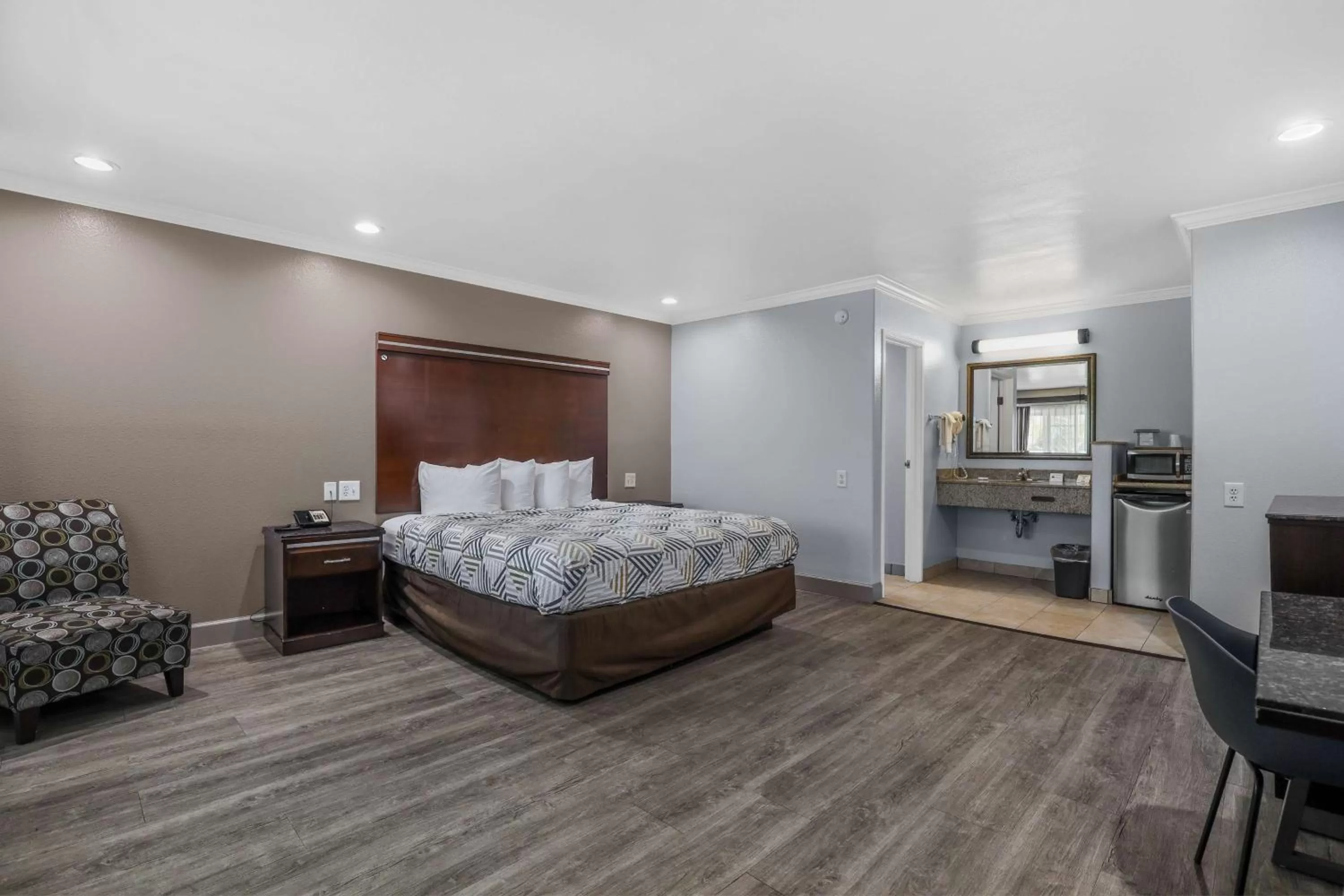 Bedroom, Bed in Motel 6 Carlsbad, Ca- North