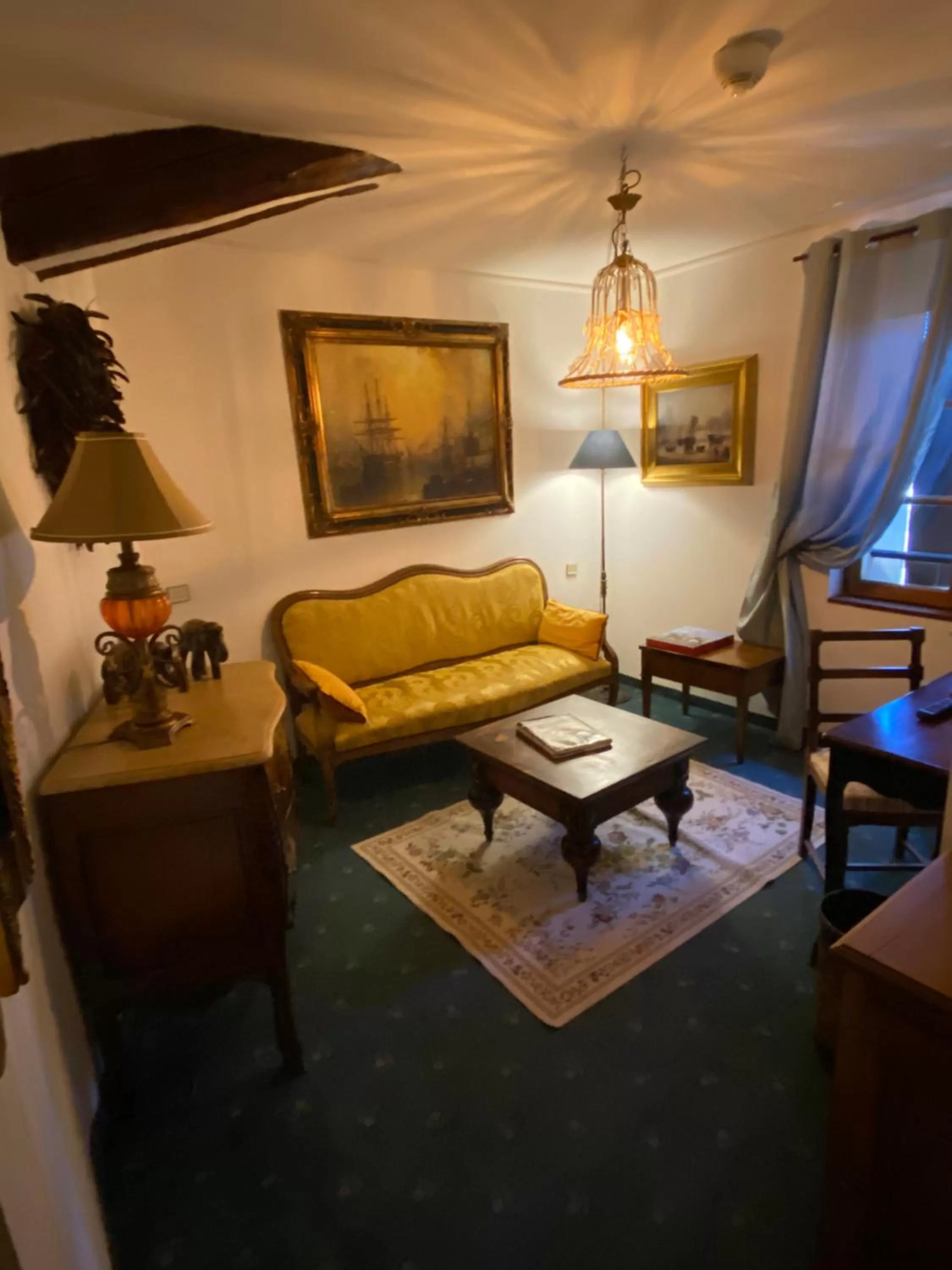 Living room in Hotel Le Saint Laurent