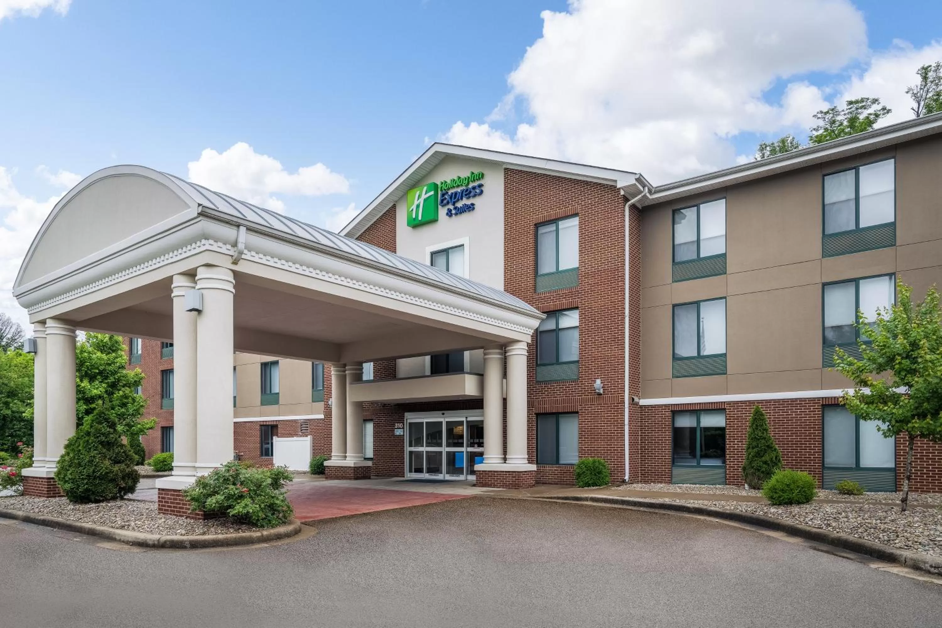Property building in Holiday Inn Express & Suites Tell City by IHG