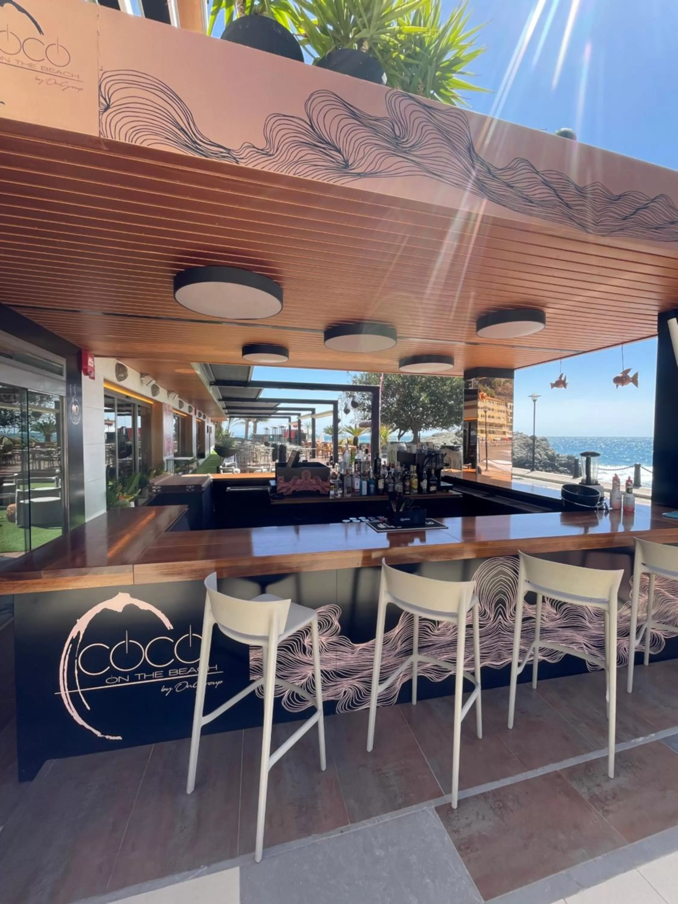 Restaurant/places to eat in ON ALETA ROOM designed for adults