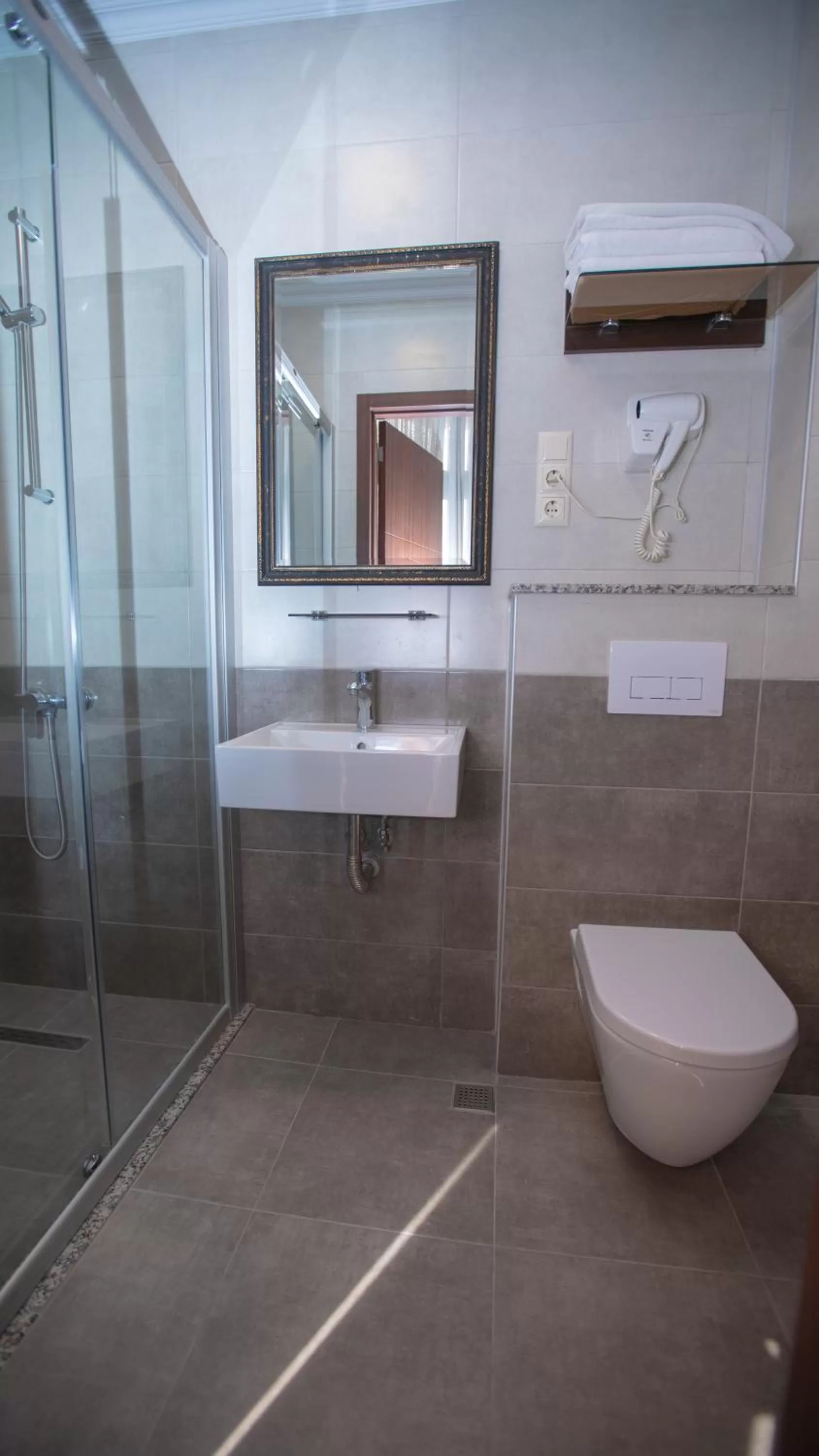 Shower, Bathroom in Royal Venezia Hotel