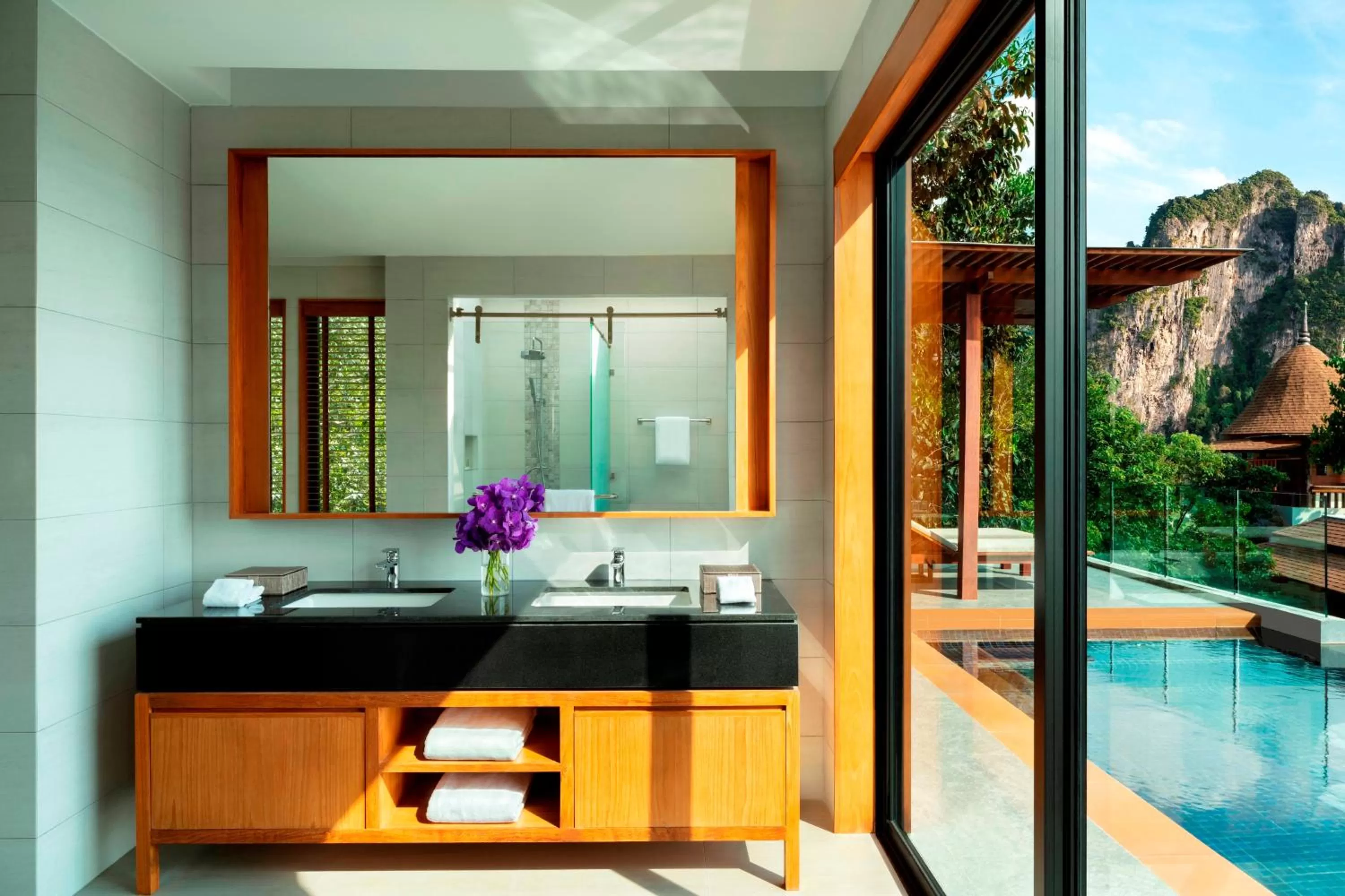 Bathroom in Avani Ao Nang Cliff Krabi Resort