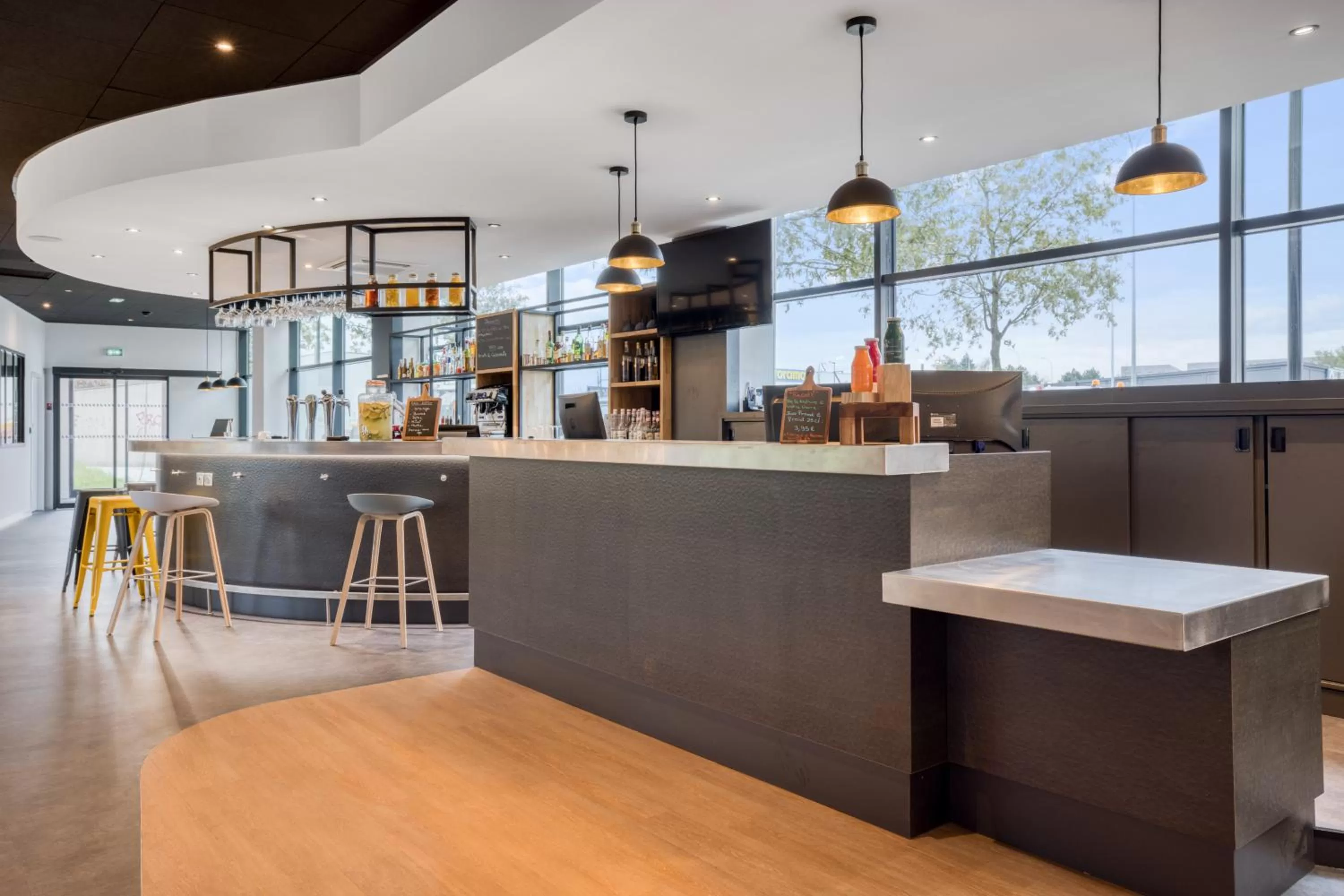 Lobby or reception in Campanile Rennes Sud - Saint Jacques