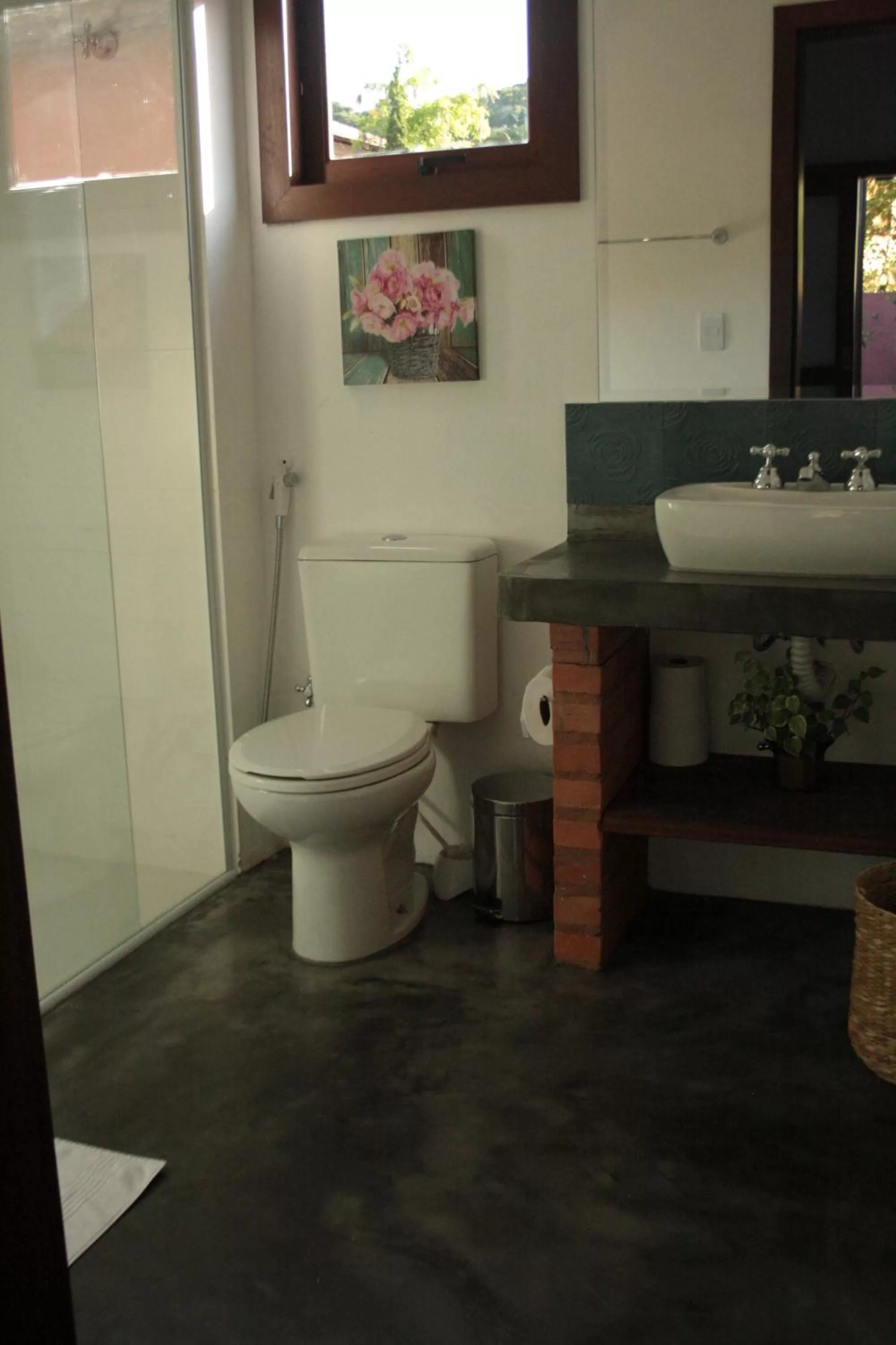 Toilet, Bathroom in Pousada Vila Rosada
