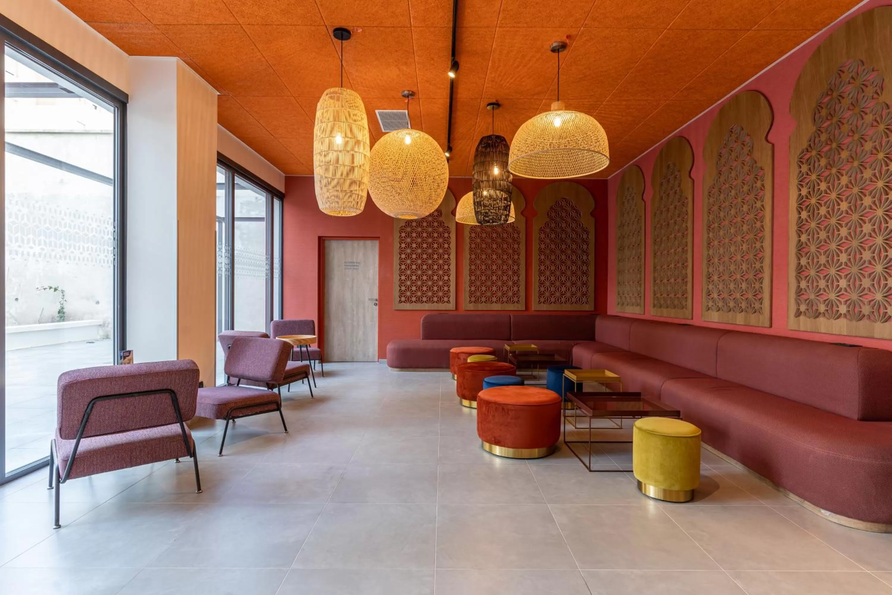 Lounge or bar, Lobby/Reception in MEININGER Marseille Centre la Joliette