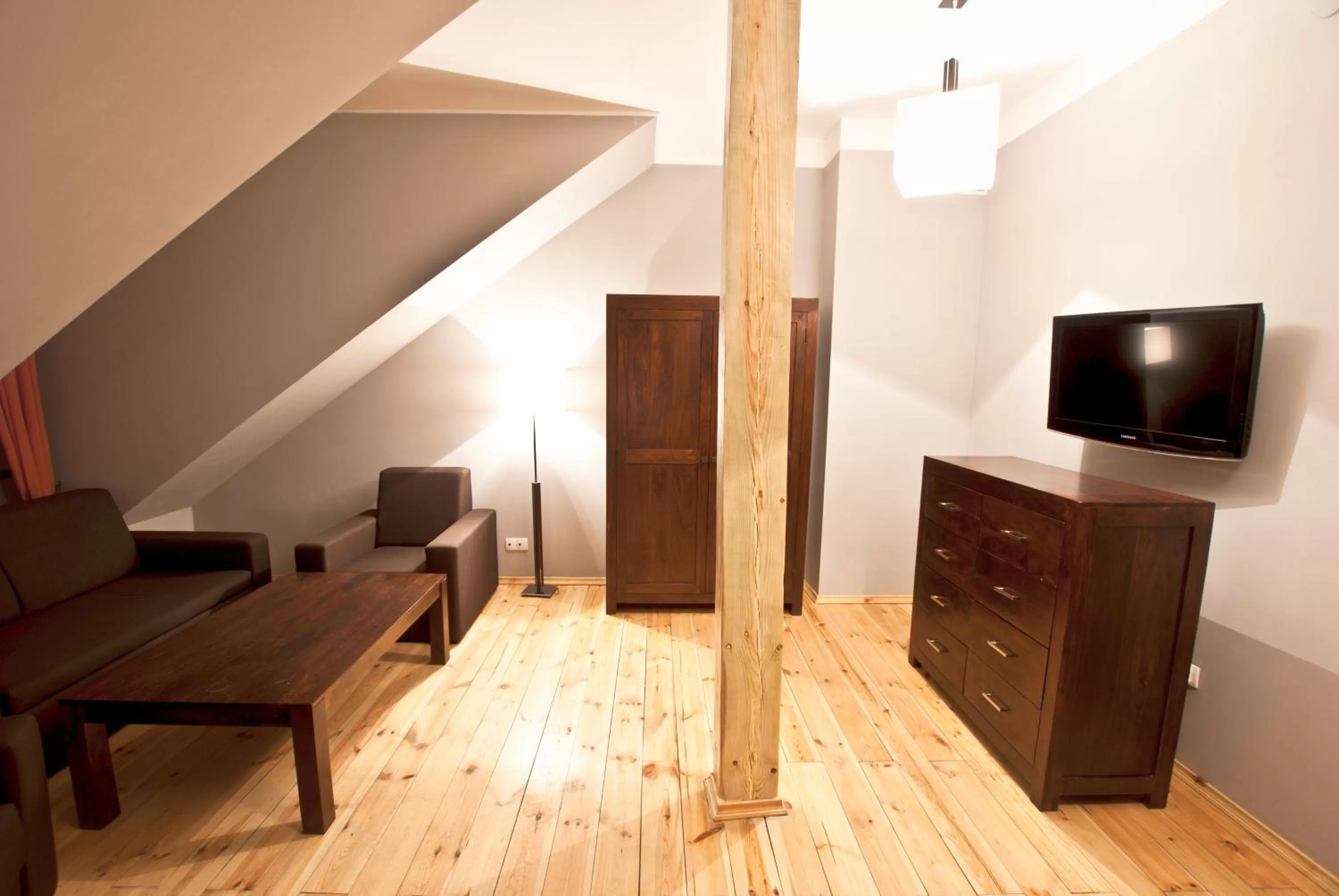 TV and multimedia, TV/Entertainment Center in Dom Pracy Twórczej