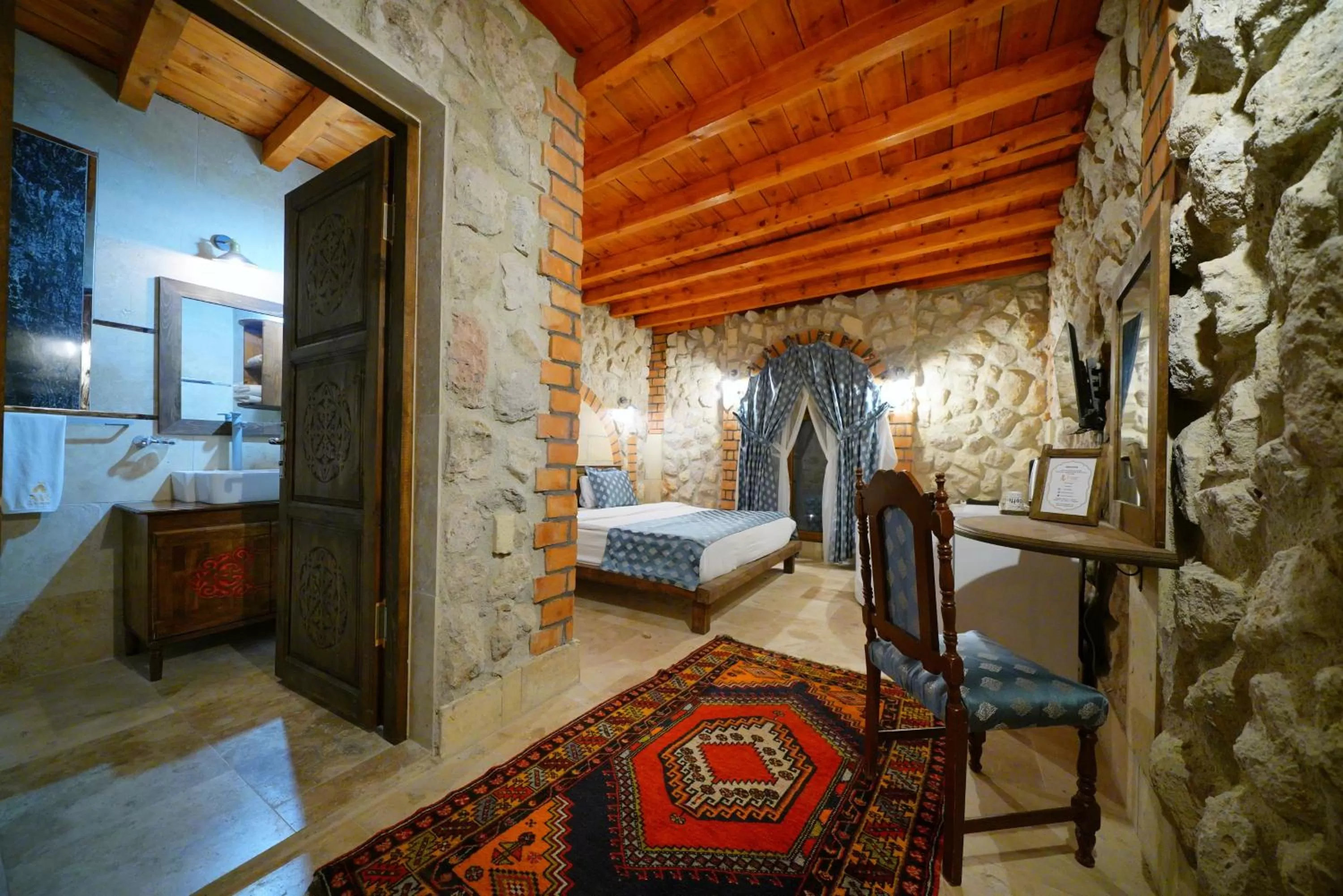 Photo of the whole room, Bed in Cappadocia Nar Cave House & Swimming Pool