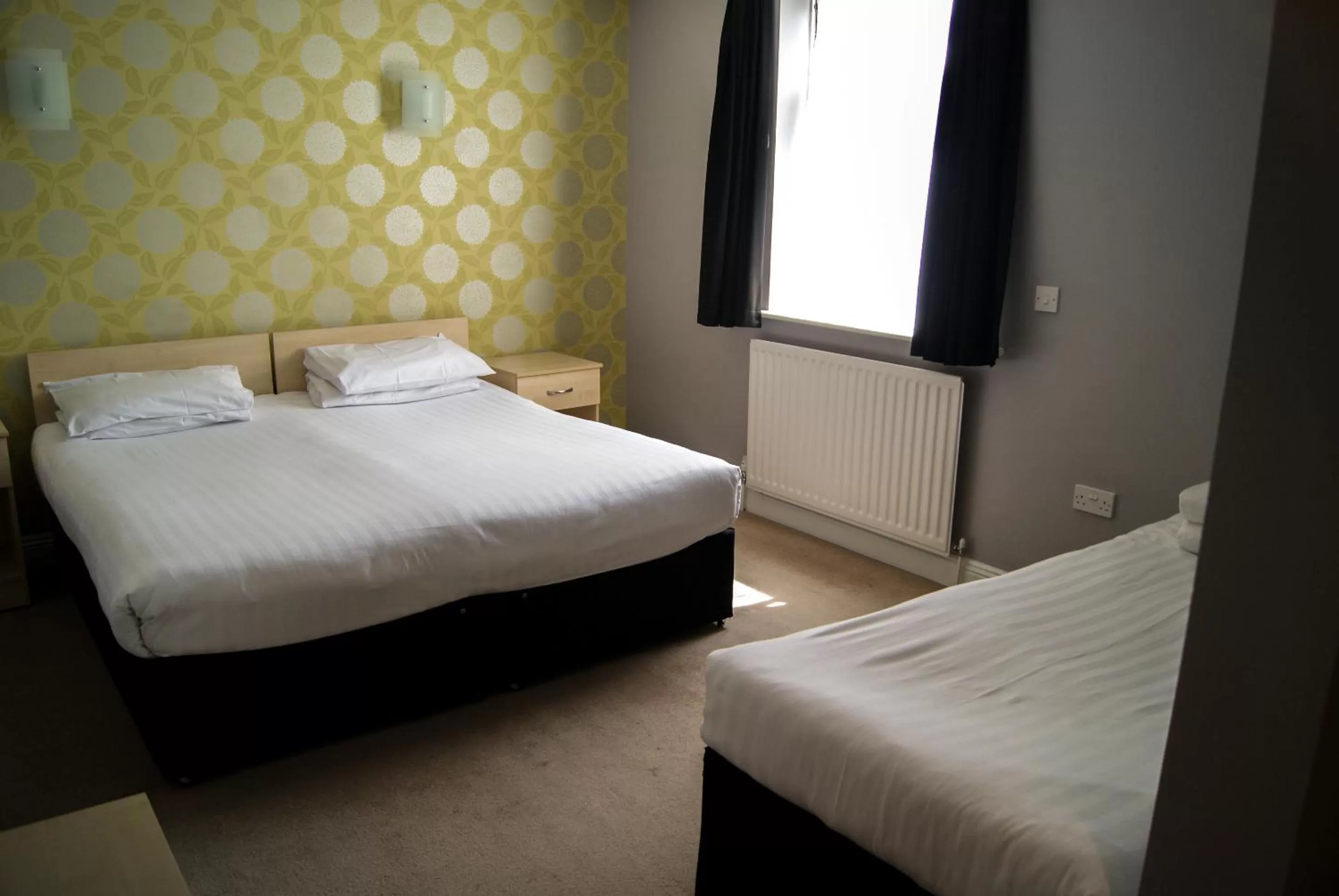 Bedroom, Bed in Suncliff Hotel - OCEANA COLLECTION