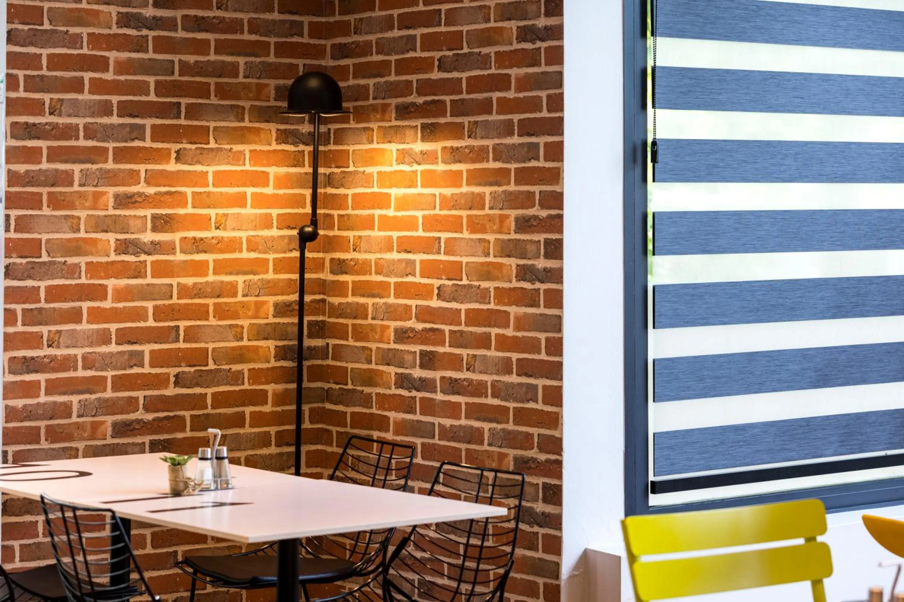 Restaurant/places to eat in Kyriad Paris Ouest - Colombes